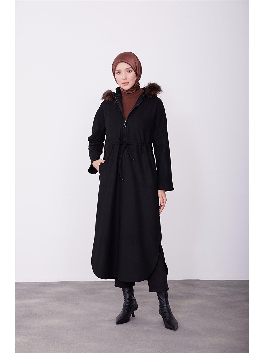 Seyyar Kürklü Kaban 23K7226 Siyah-2