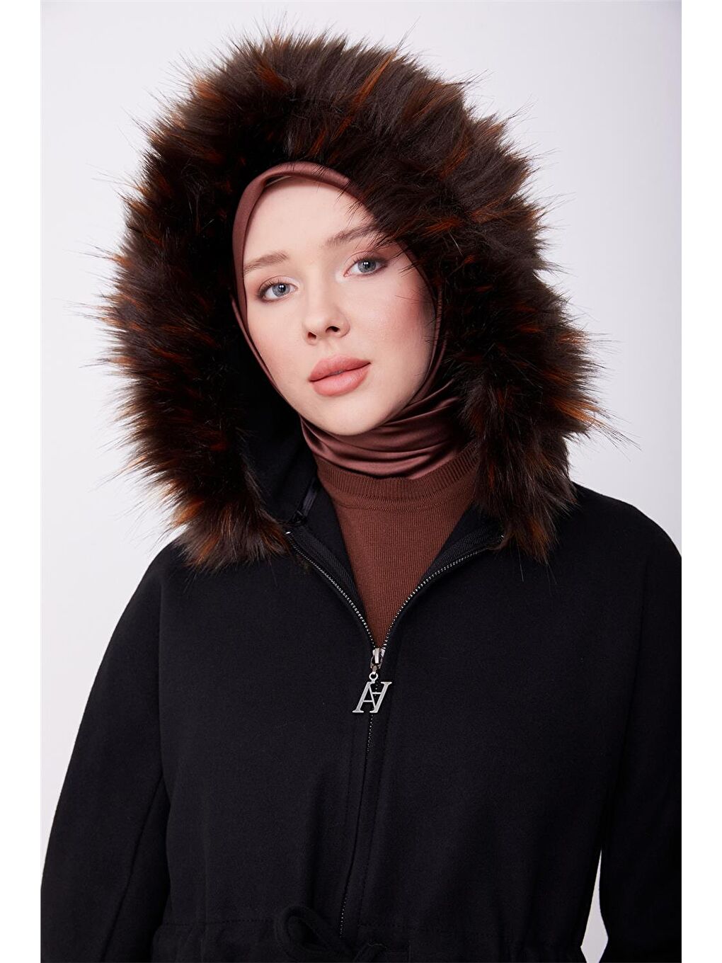 Seyyar Kürklü Kaban 23K7226 Siyah-3