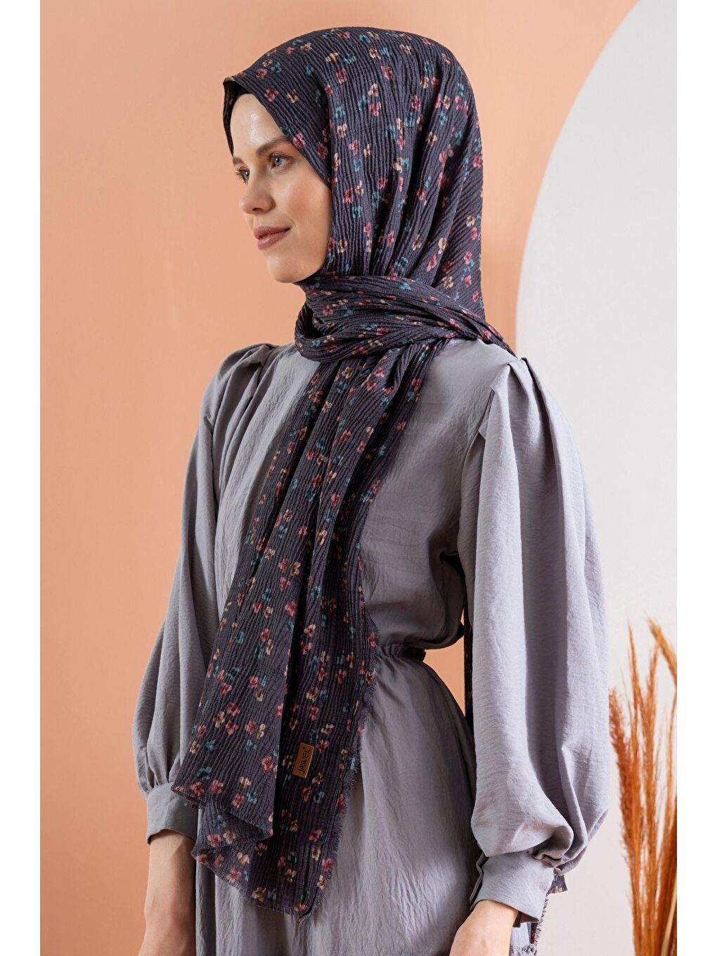 Gri Kadın Çiçek Desenli Kırışmaz Bürümcük Şal 190*80 Cm-2