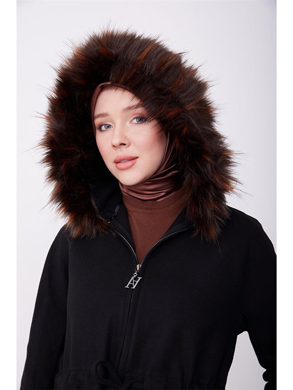 Seyyar Kürklü Kaban 23K7226 Siyah-4