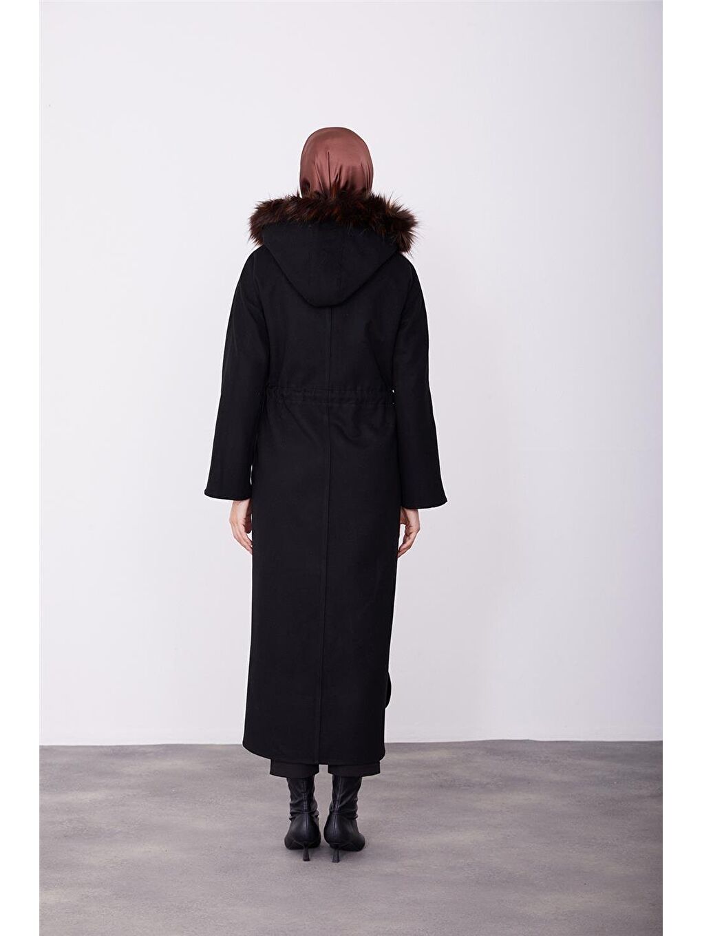 Seyyar Kürklü Kaban 23K7226 Siyah-5