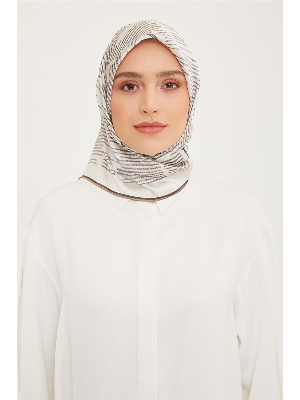 Bej Twill İpek Eşarp 23Ya8942 1