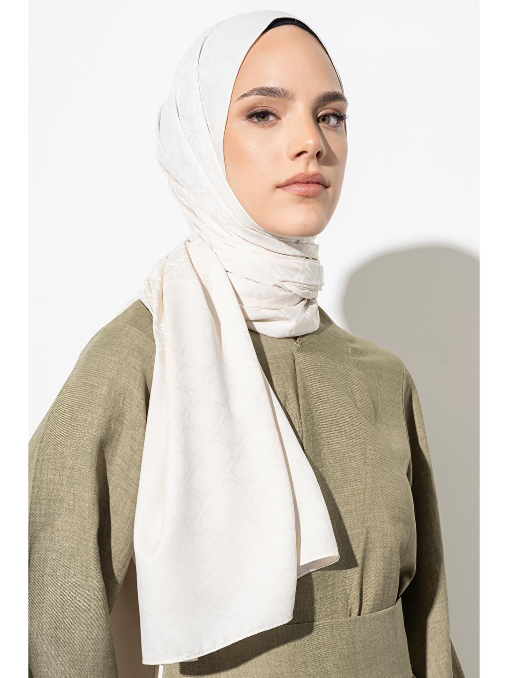 Ekru Kadın Geometrik Desen Jakarlı Şal