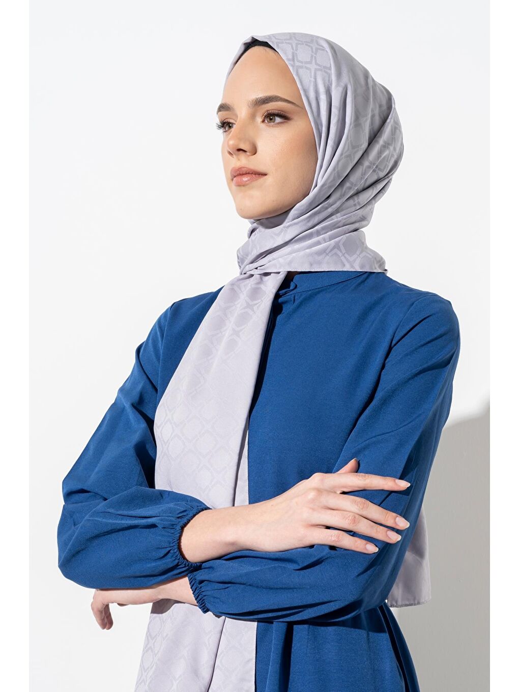 Gri Kadın Geometrik Desen Jakarlı Şal-1