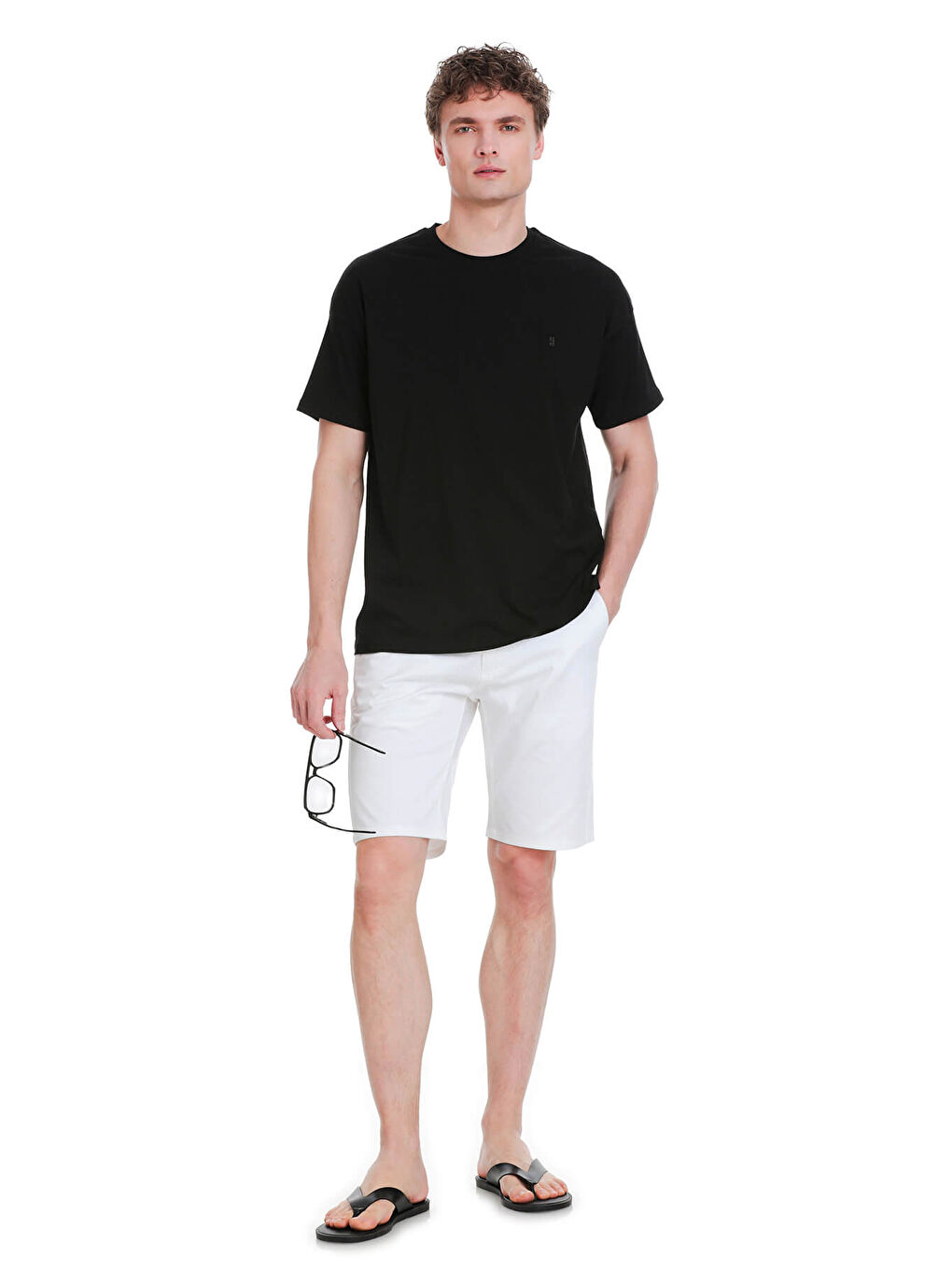 Siyah Regular Fit 100% Pamuk Bisiklet Yaka  Tişört-1