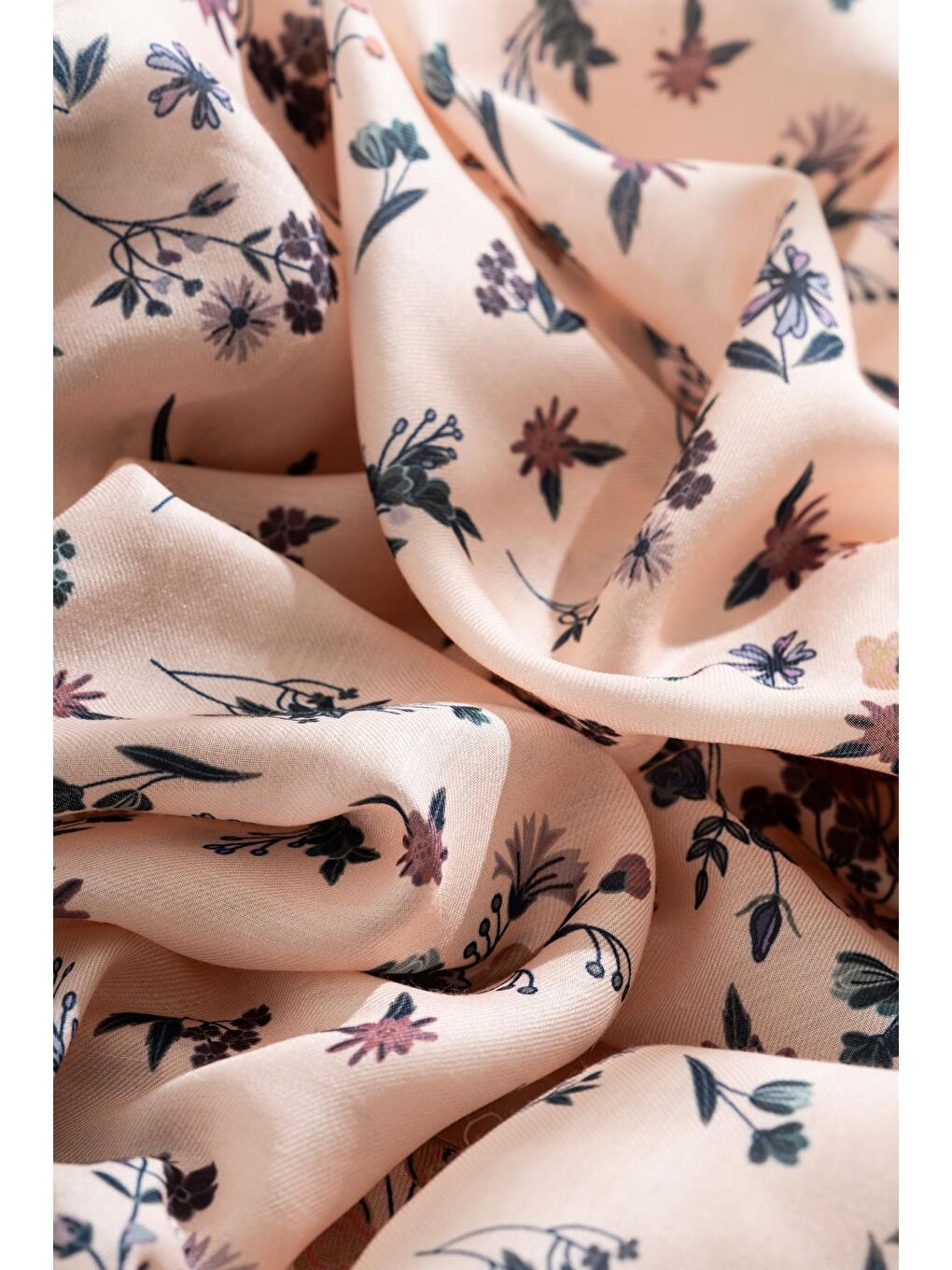 Turuncu Kadın Digital Baskılı Çiçek Desen Soft Eşarp-1