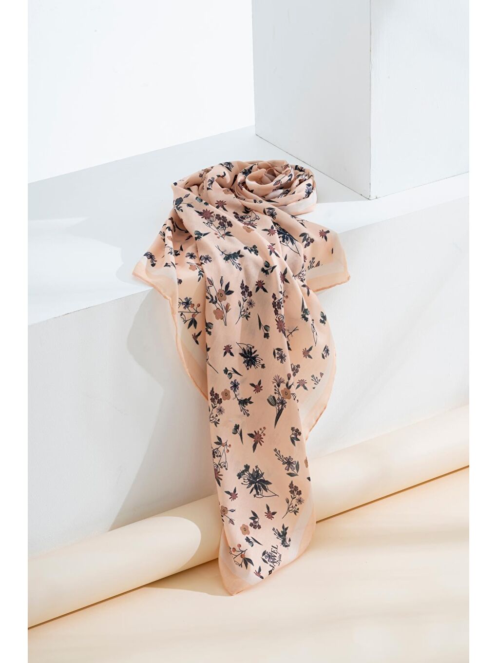 Turuncu Kadın Digital Baskılı Çiçek Desen Soft Eşarp-3