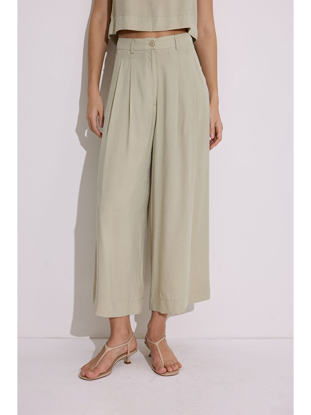 Yeşil Modal Pileli Geniş Pantolon Çağla-2