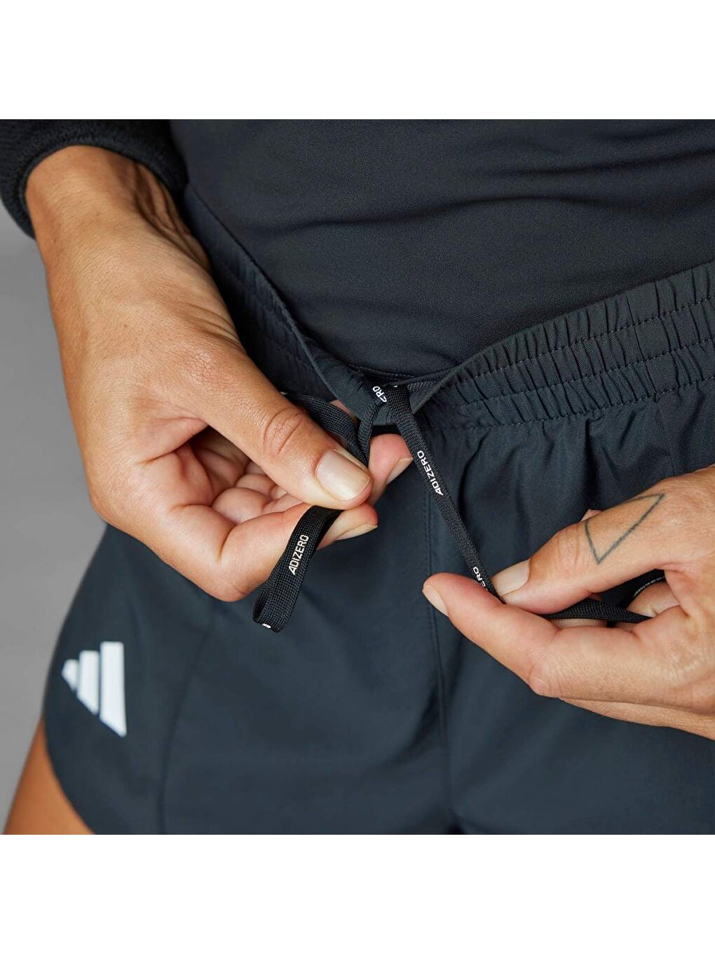 Adizero Essentials Kadın Siyah Şort-3