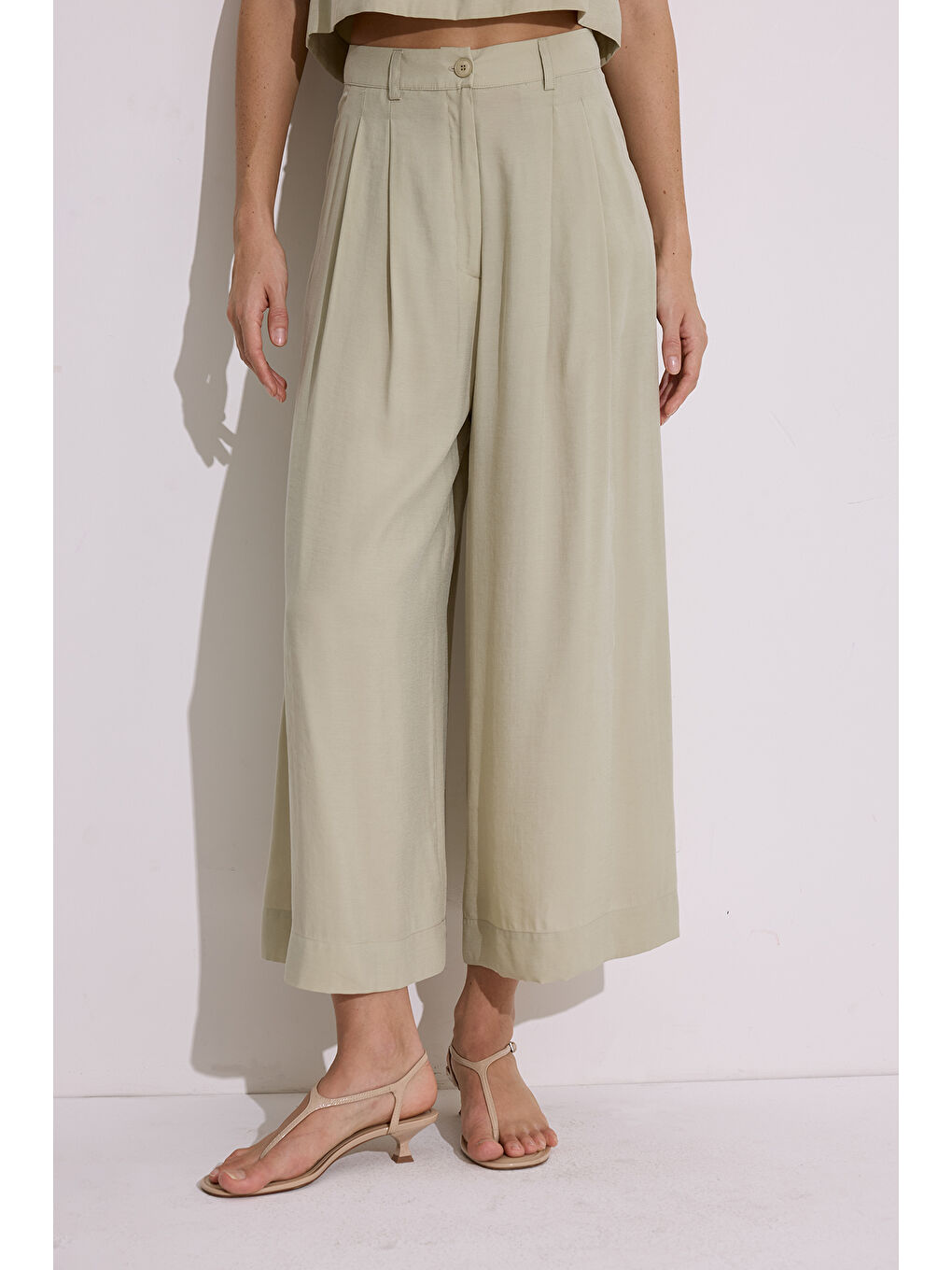 Yeşil Modal Pileli Geniş Pantolon Çağla-3