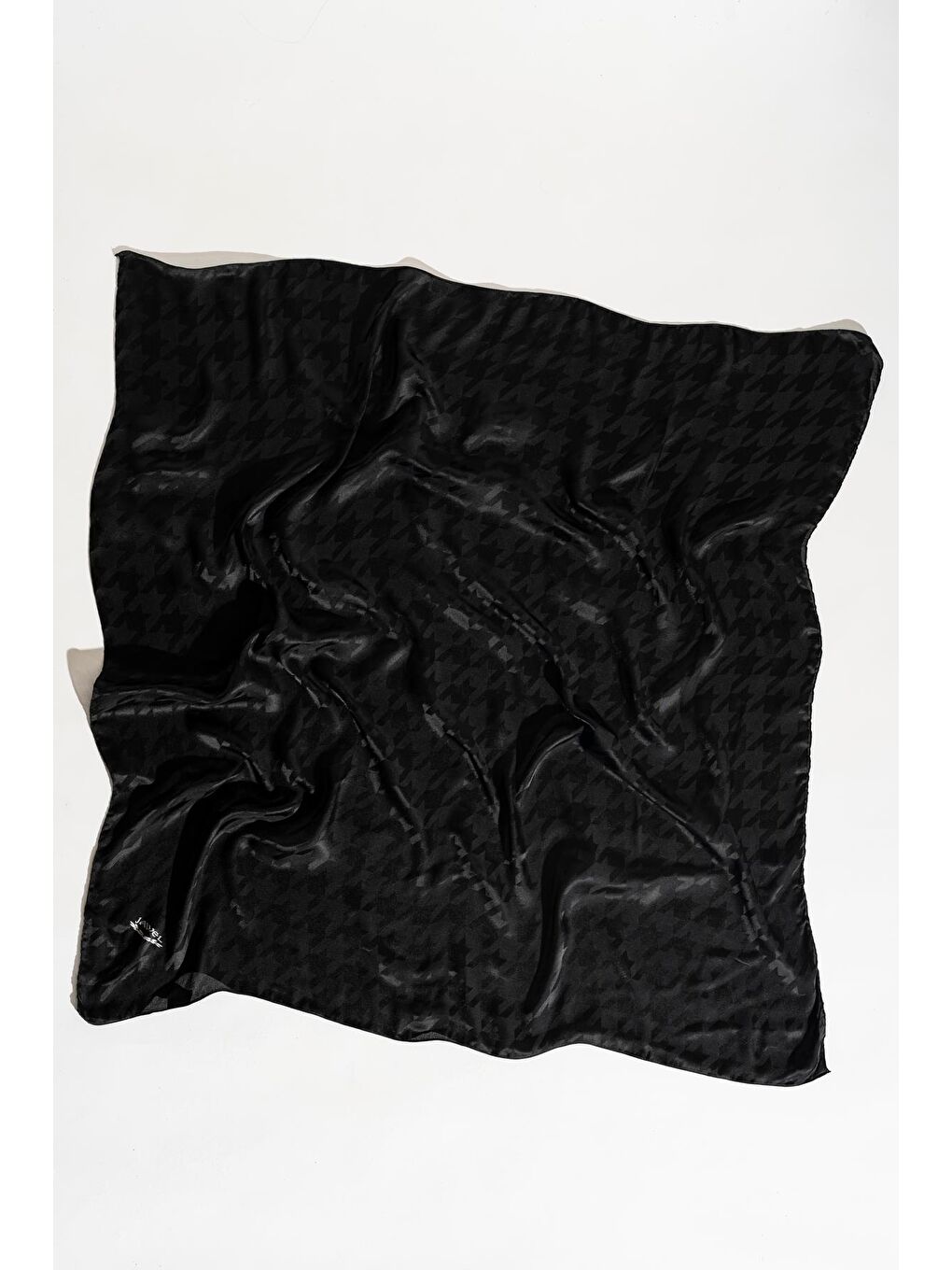 Siyah Kadın Tesettür Jakarlı Kazayağı Eşarp 1-4