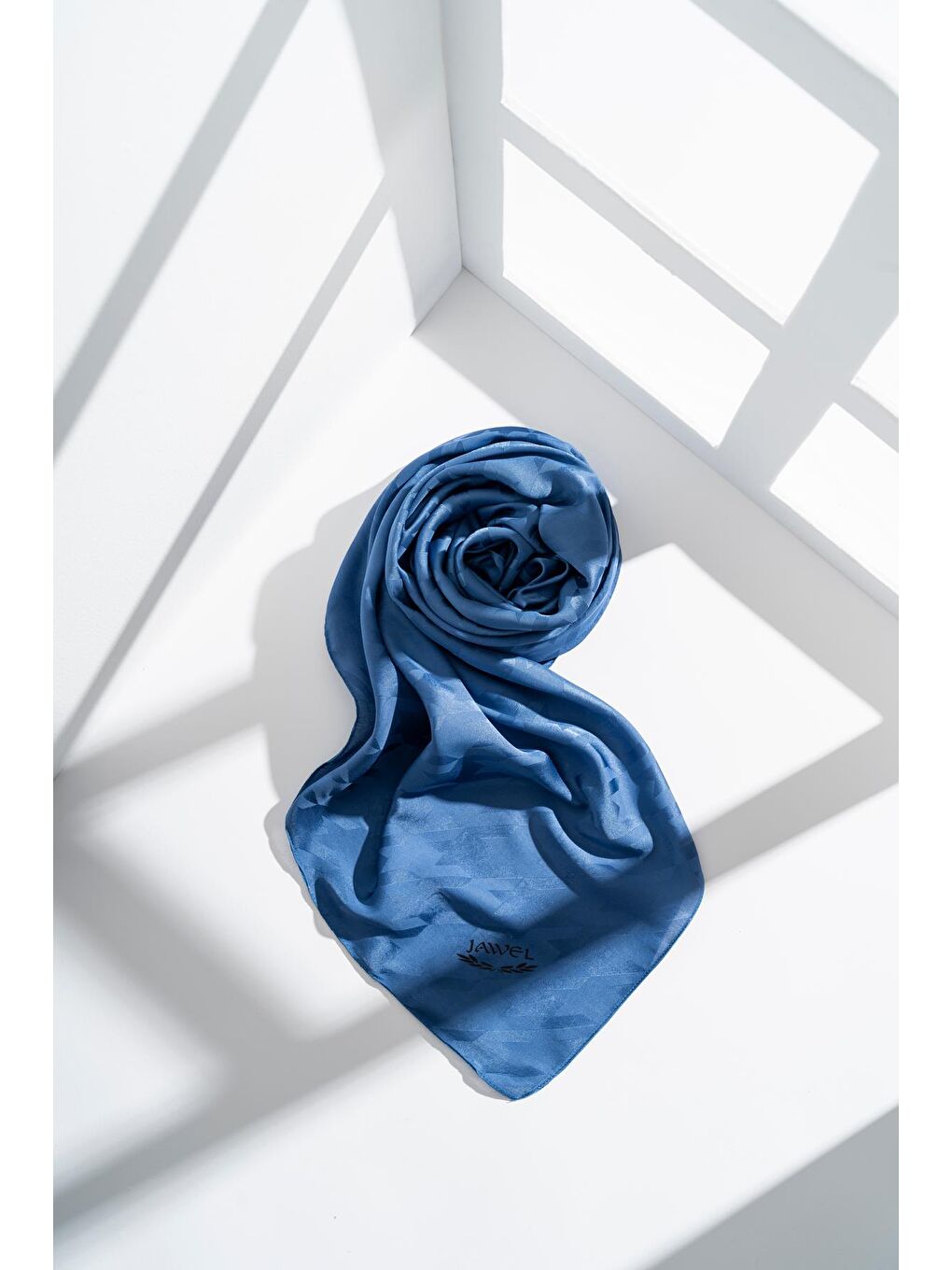 İndigo Kadın Tesettür Jakarlı Kazayağı Eşarp 1-2