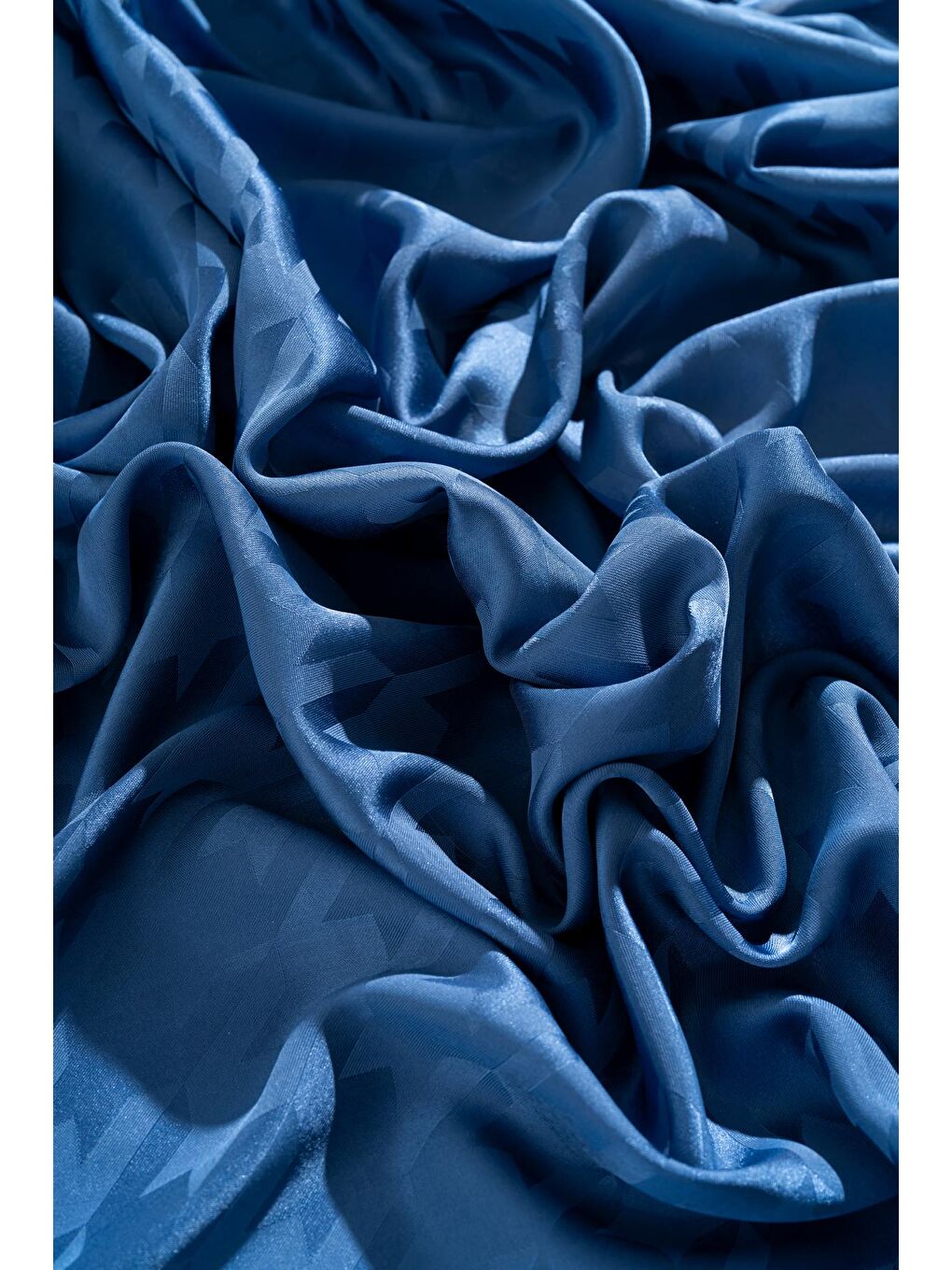 İndigo Kadın Tesettür Jakarlı Kazayağı Eşarp 1-3