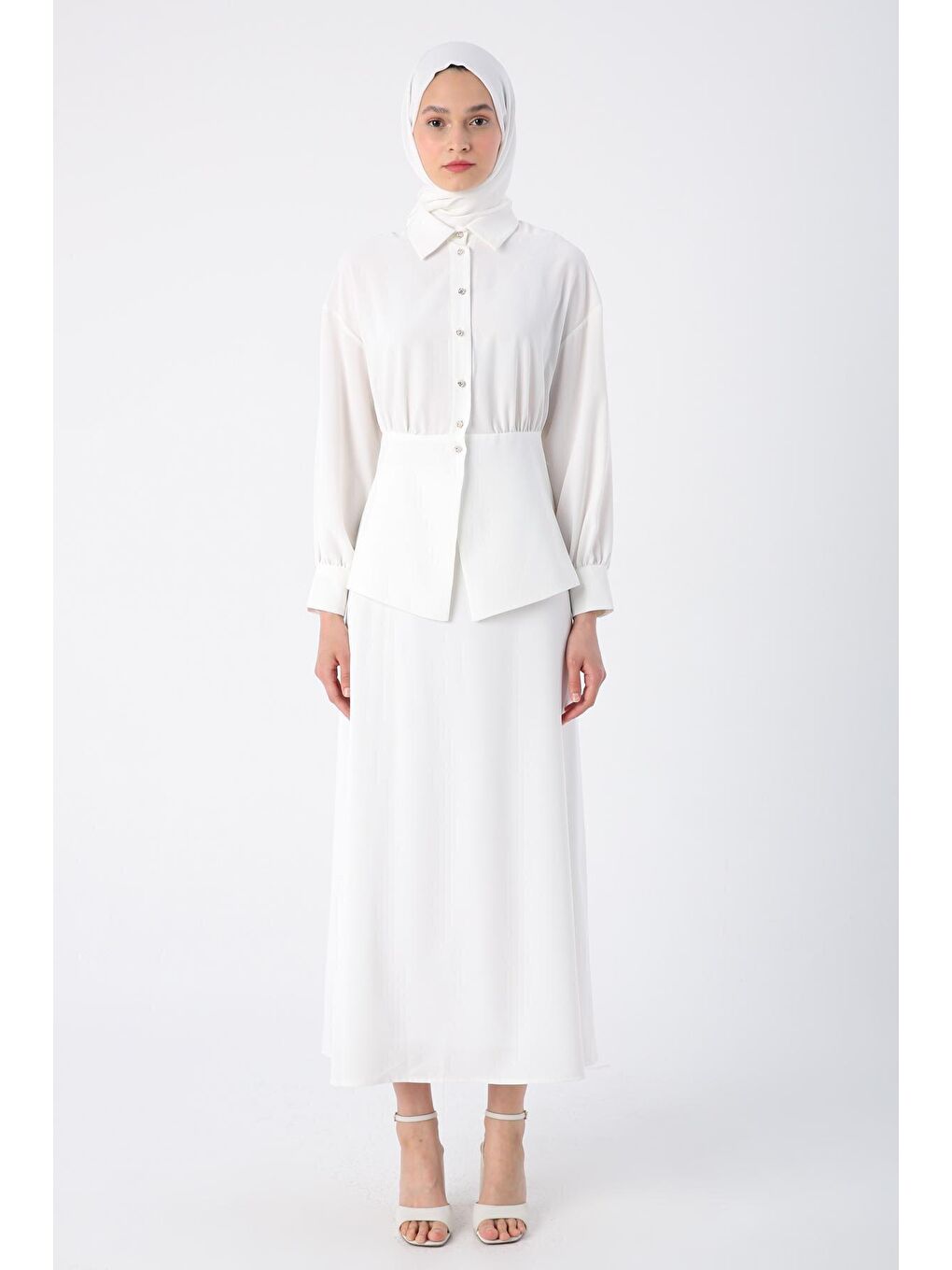 Beyaz Beli Büzgü Detaylı Şık Düğmeli Şifon Bluz Etek Takım-1