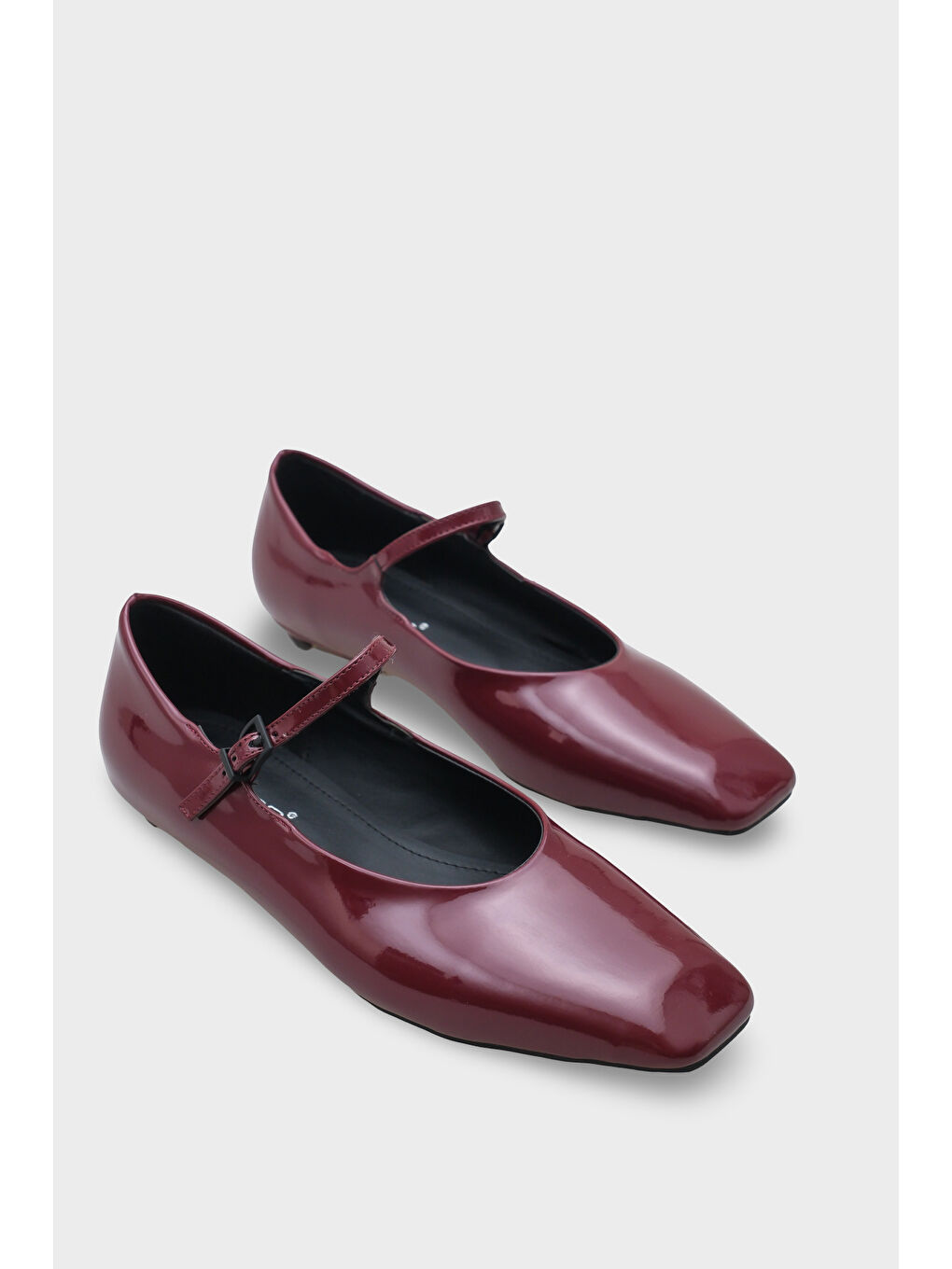 Bordo Nickie Tokalı Bantlı Küt Burunlu Düz Topuklu Günlük Kadın Babet-1