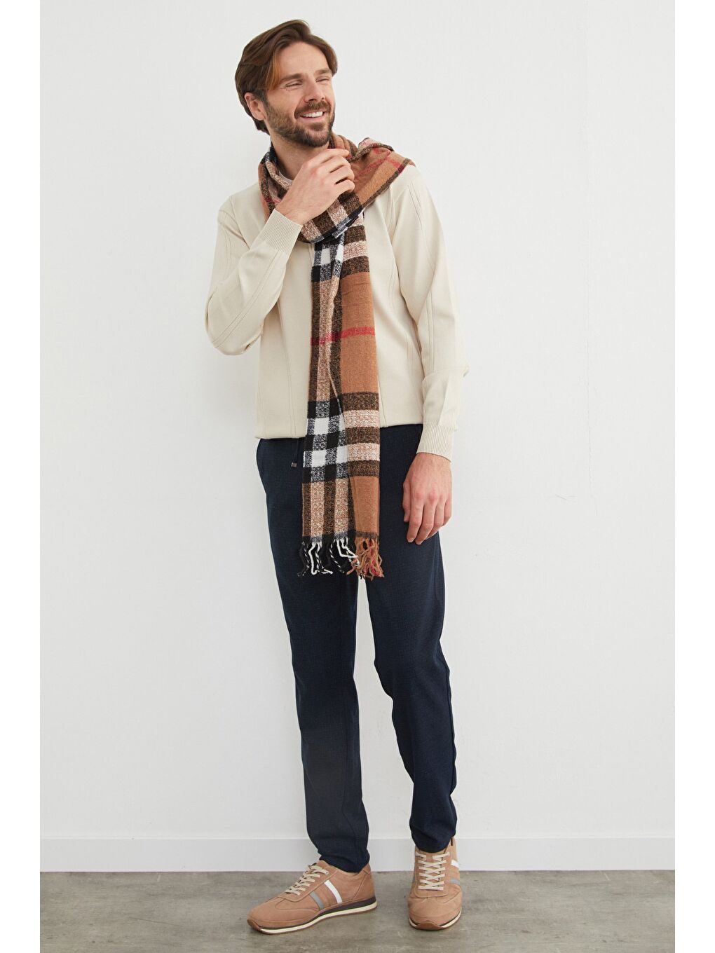 Kahverengi Desenli Yumuşak Dokulu Atkı-2