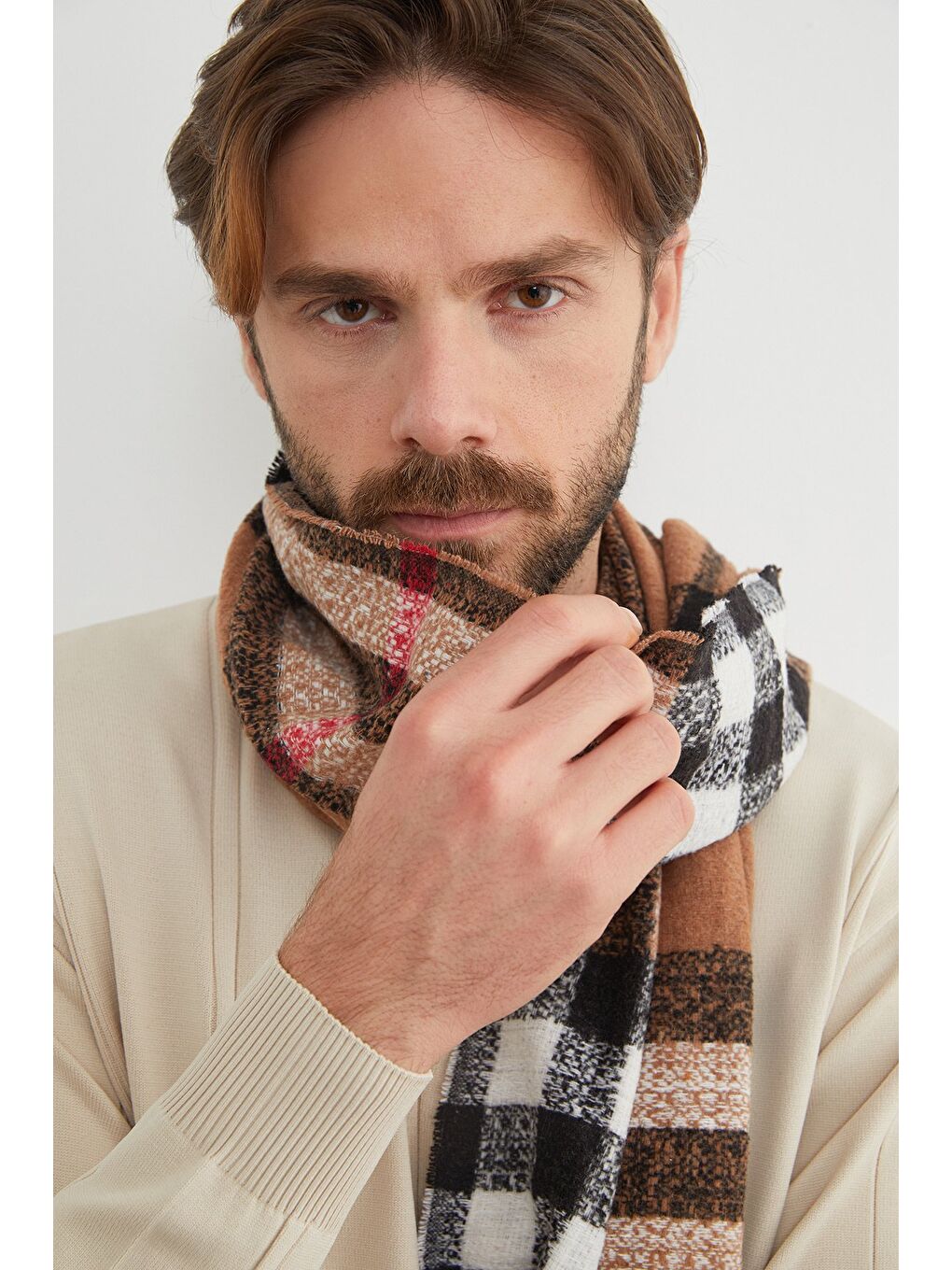 Kahverengi Desenli Yumuşak Dokulu Atkı-3