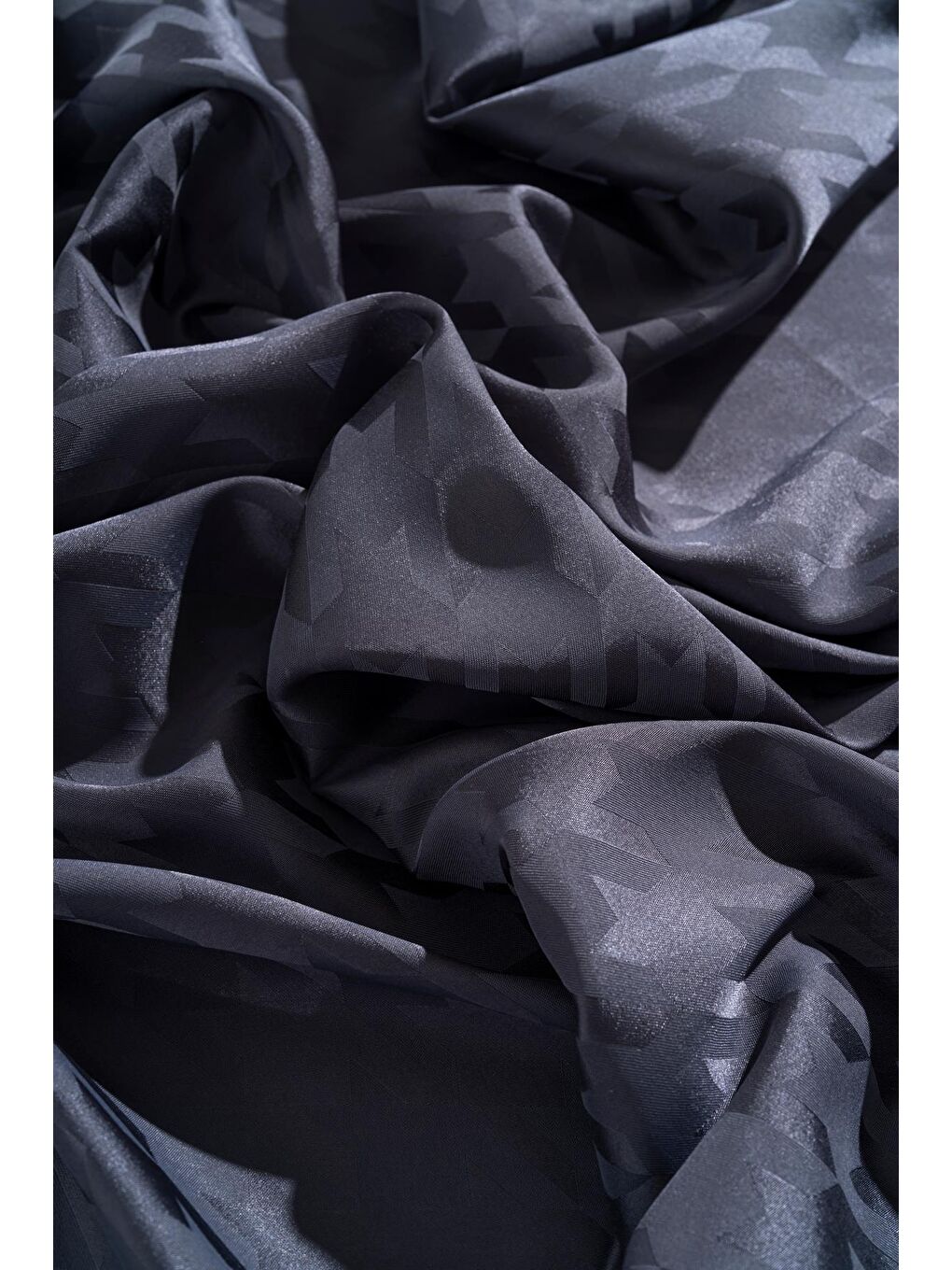 Antrasit Kadın Tesettür Jakarlı Kazayağı Eşarp 1-3