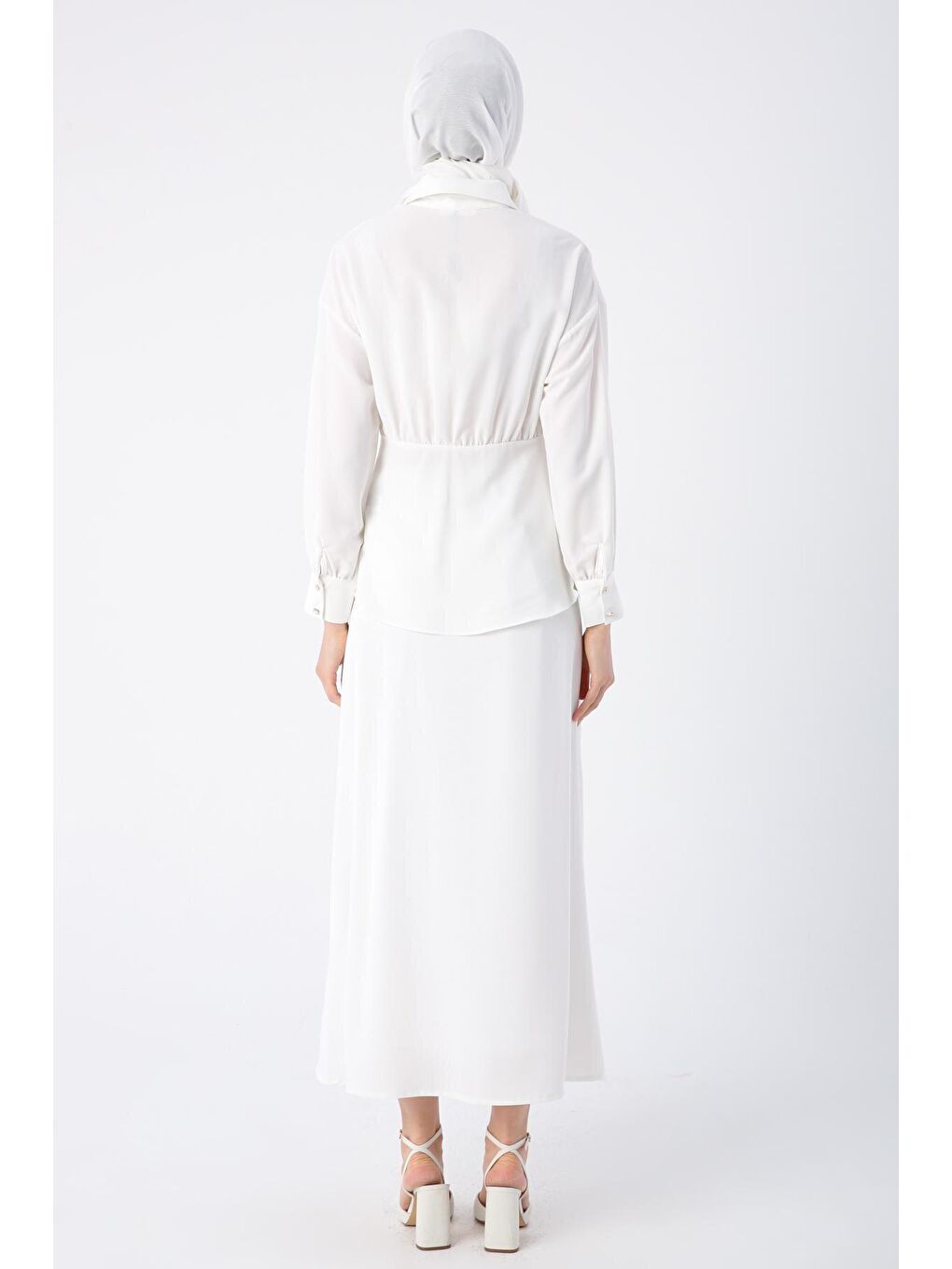 Beyaz Beli Büzgü Detaylı Şık Düğmeli Şifon Bluz Etek Takım-3