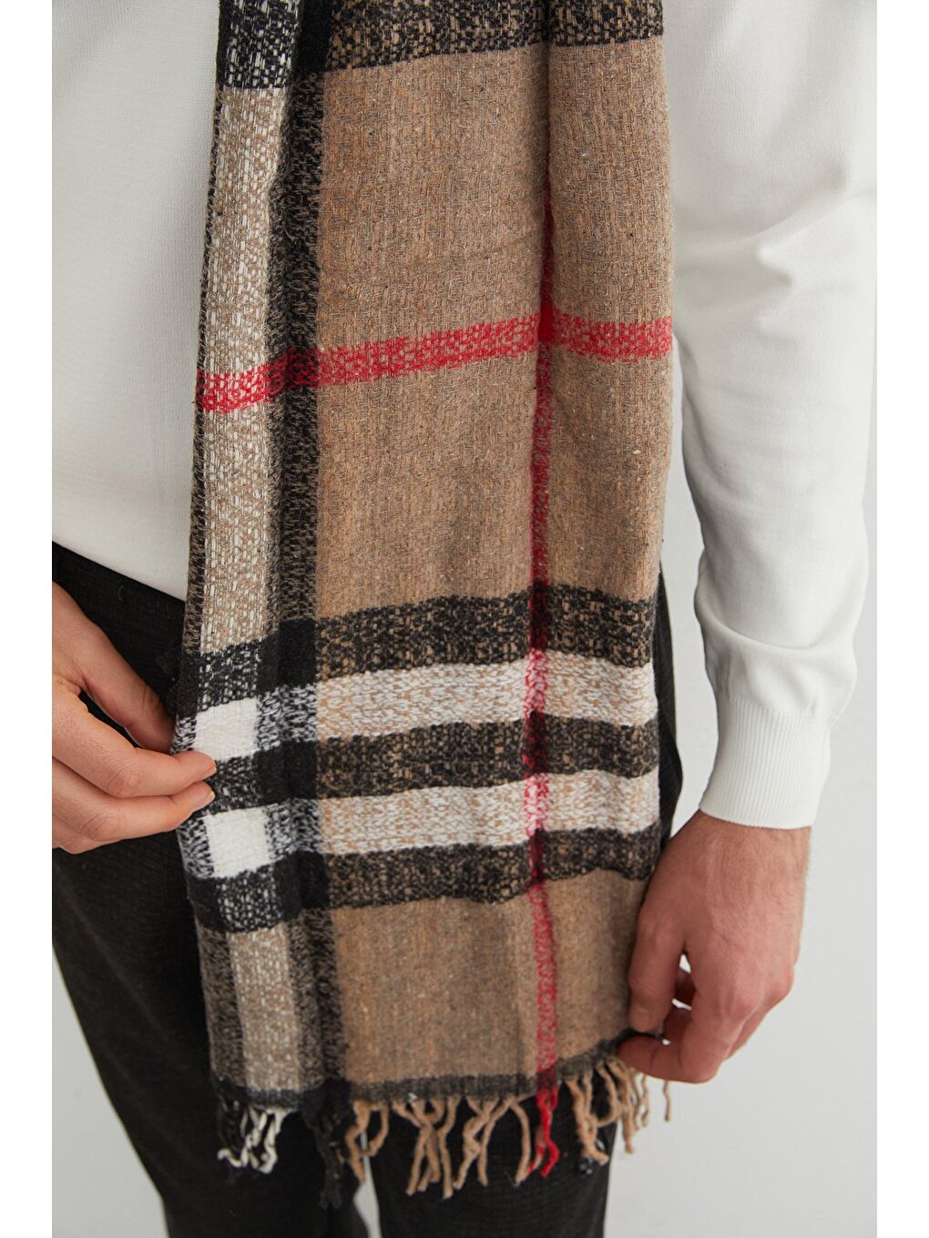 Kahverengi Desenli Yumuşak Dokulu Atkı-4