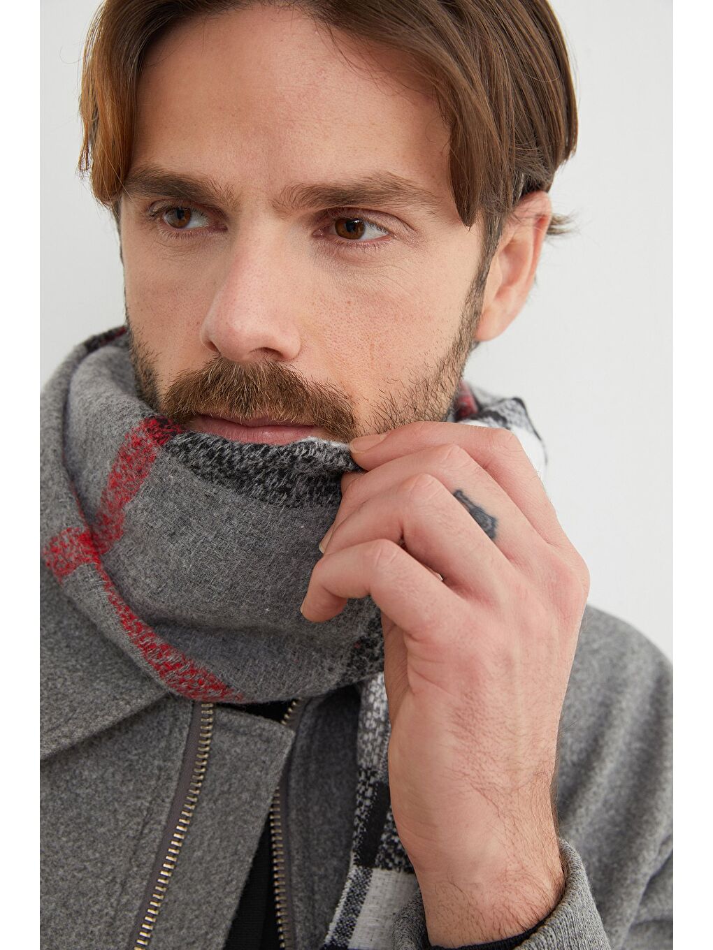 Gri Desenli Yumuşak Dokulu Atkı-3