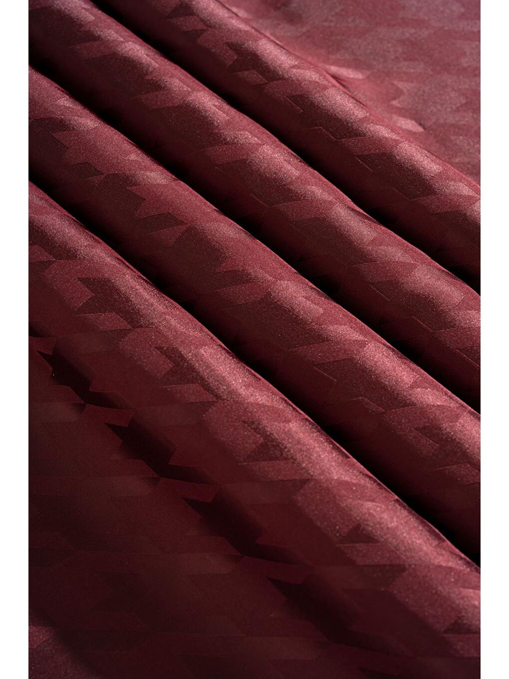 Bordo Kadın Tesettür Jakarlı Kazayağı Eşarp 1-1