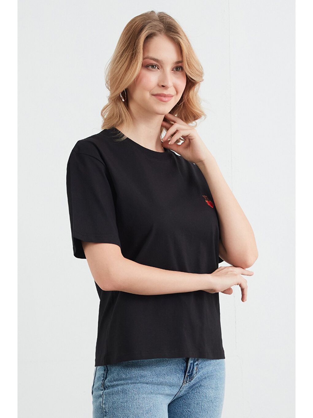 Siyah Ayıcık Nakışlı Bisiklet Yaka Tişört-2