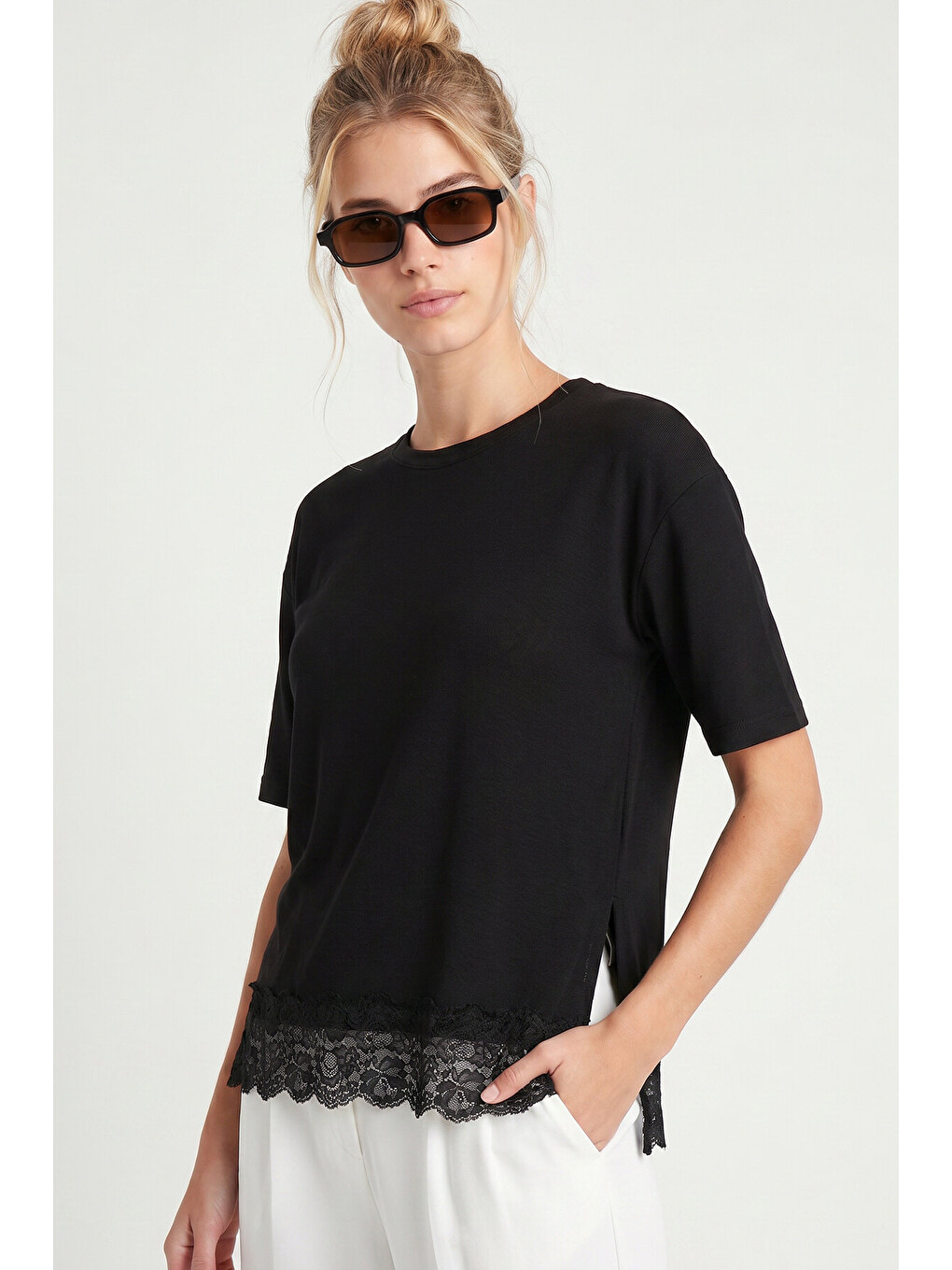 Siyah Dantelli Oversize Mevsimlik Triko Bluz SİYAH LYY0146
