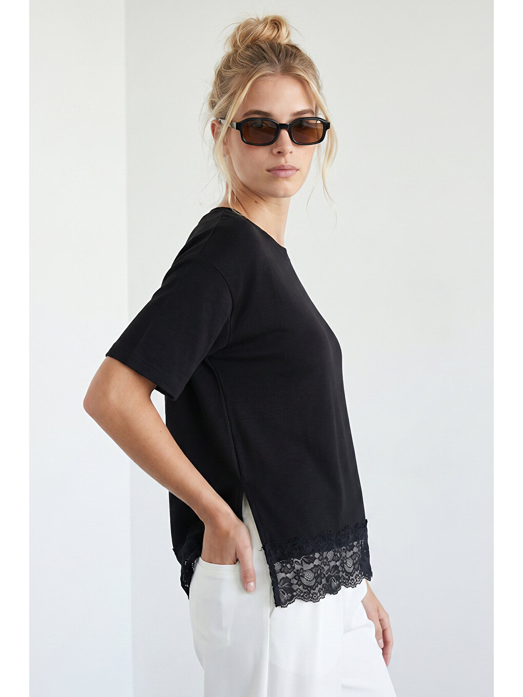 Siyah Dantelli Oversize Mevsimlik Triko Bluz SİYAH LYY0146-1