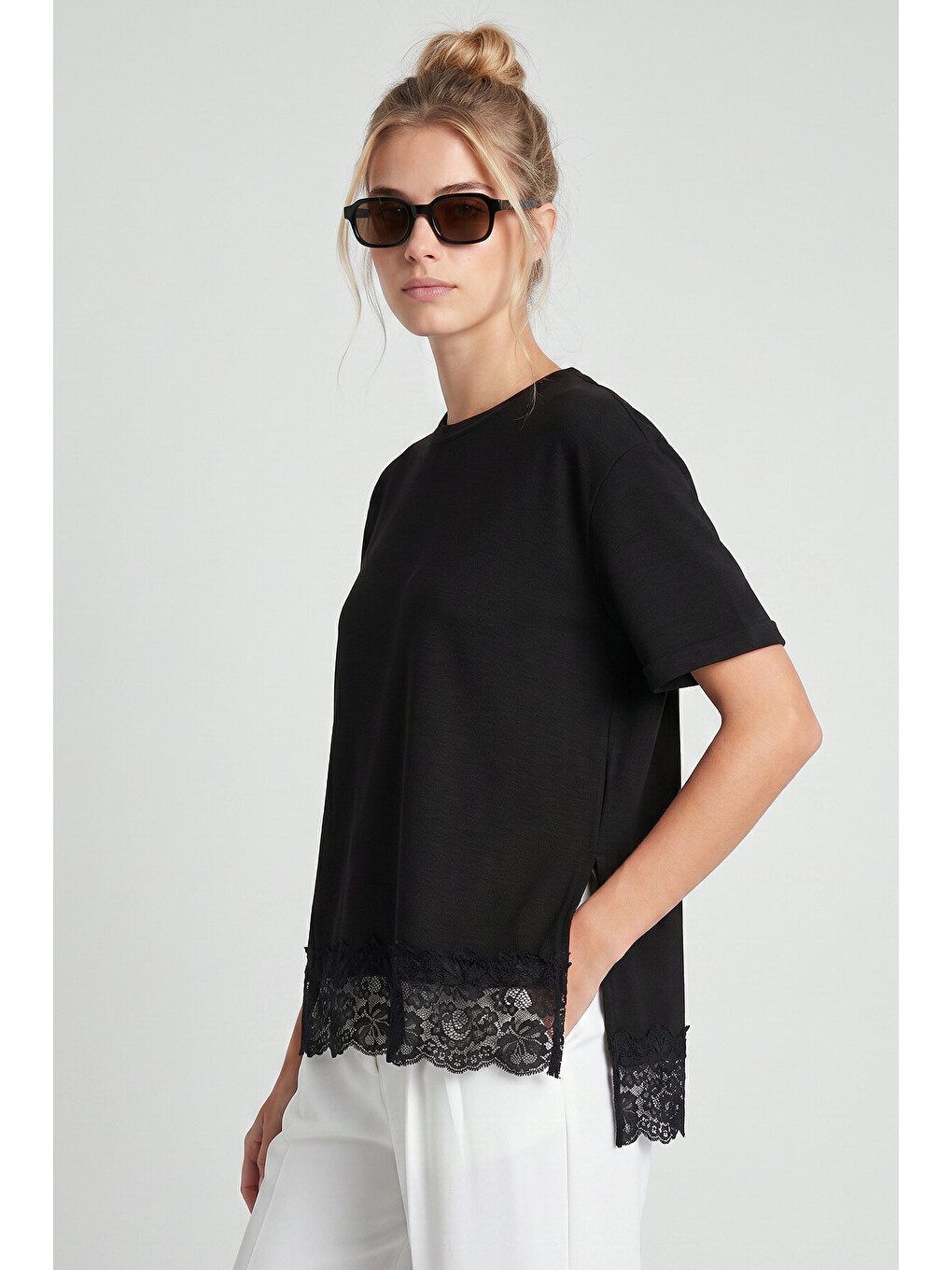 Siyah Dantelli Oversize Mevsimlik Triko Bluz SİYAH LYY0146-2