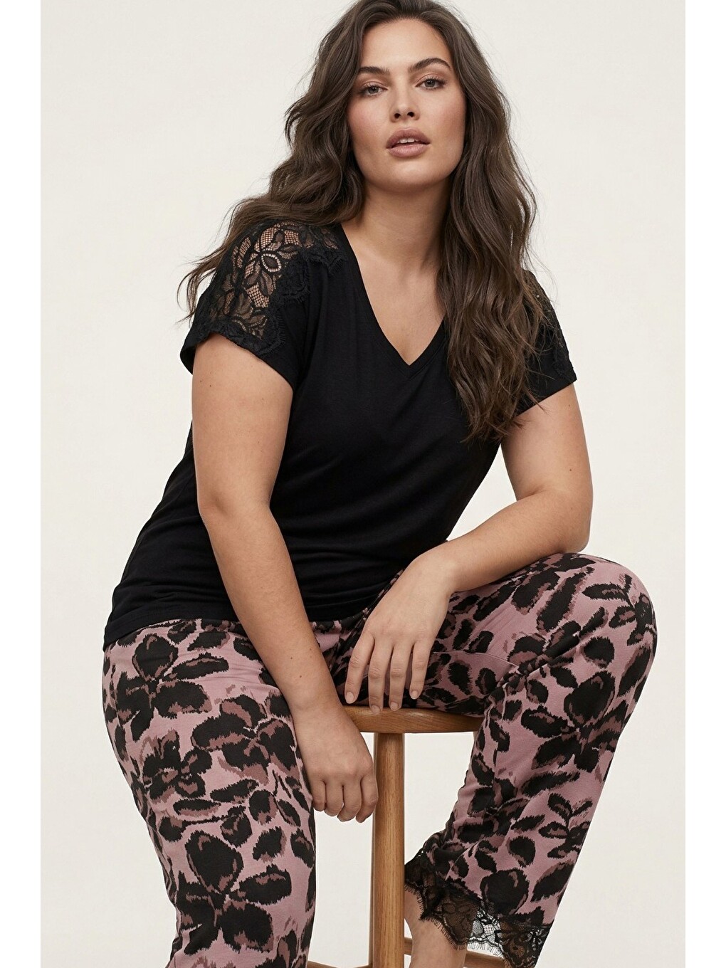 Siyah Desenli Büyük Beden Battal Boy Viskon Örme Pijama Takım