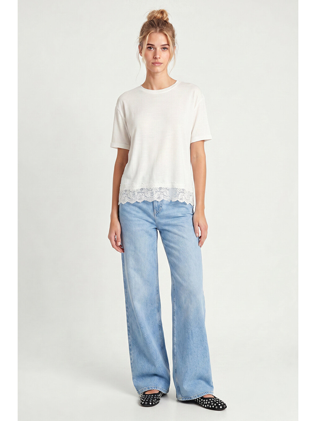 Beyaz Dantelli Oversize Mevsimlik Triko Bluz BEYAZ LYY0146
