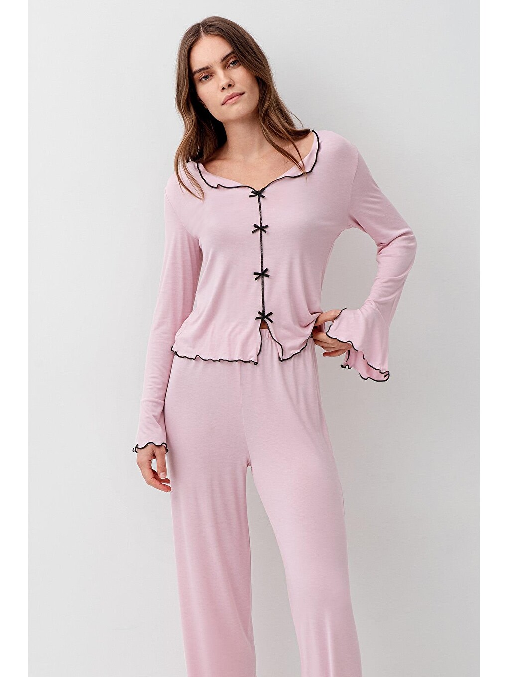 Pembe Uzun Kollu Kurdele Fiyonk Detaylı Esnek Elastanlı Viskoz Soft Pijama Takım 18208-3