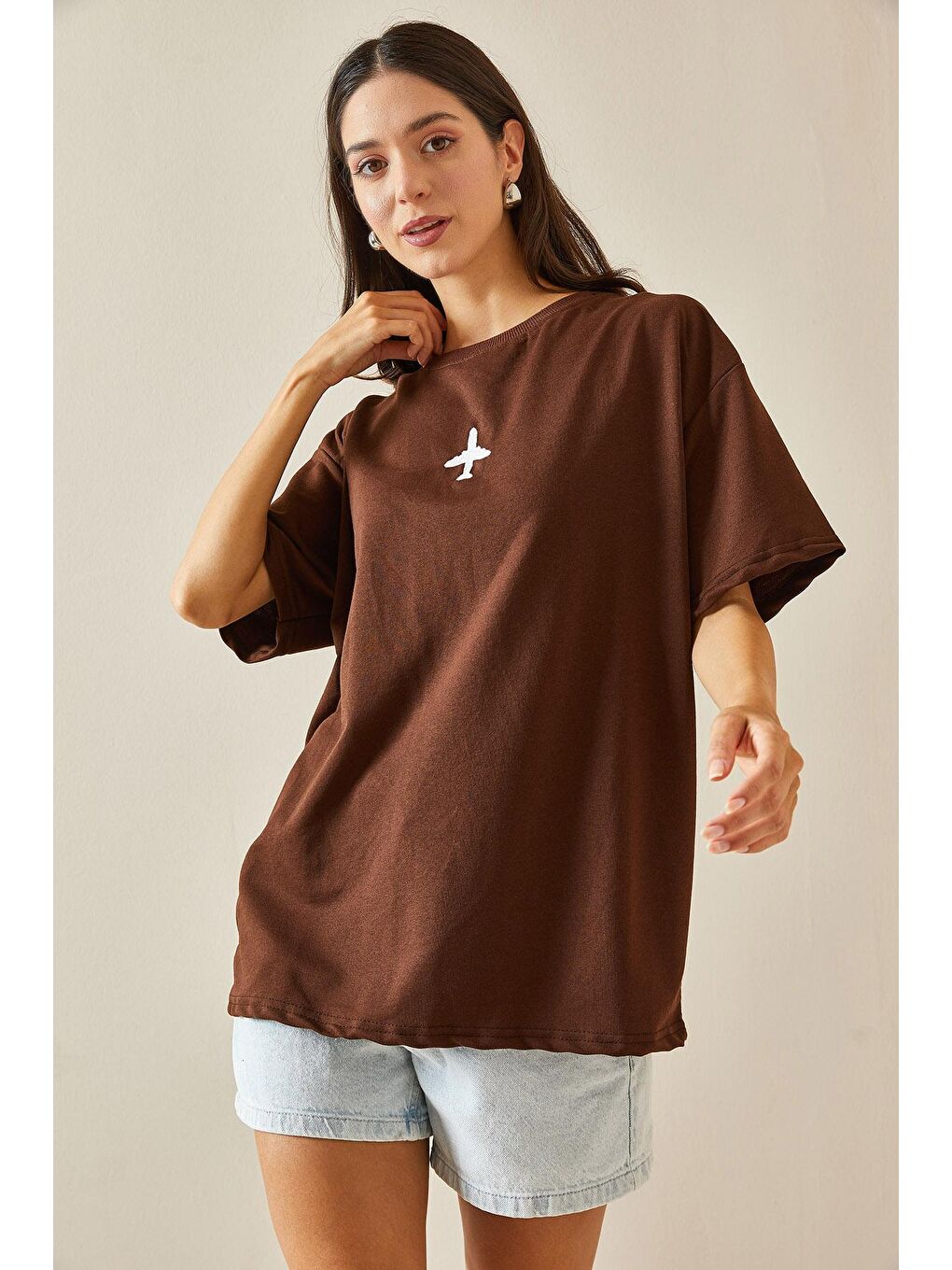 XHAN Kahverengi Bisiklet Yaka Yazılı Oversize Tshirt 5YXK1-48701-18 - 1