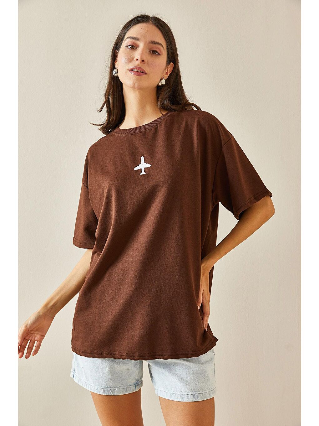 XHAN Kahverengi Bisiklet Yaka Yazılı Oversize Tshirt 5YXK1-48701-18 - 3