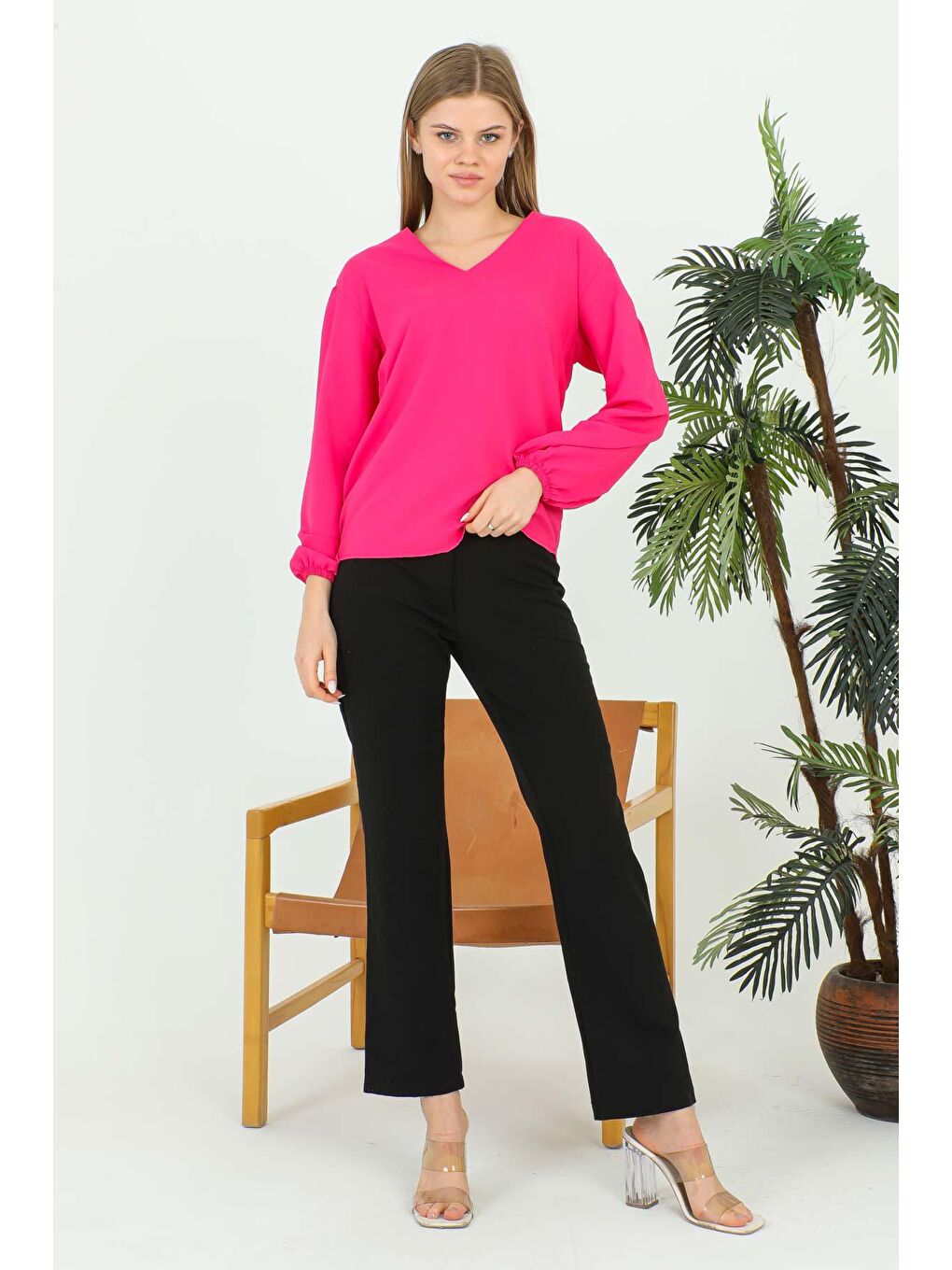 Pembe Kadın V Yaka Bluz 1979