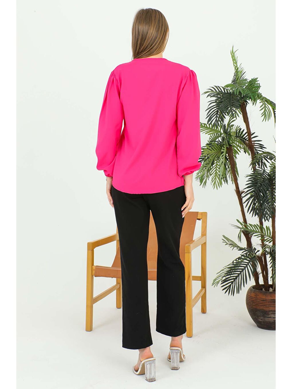 Pembe Kadın V Yaka Bluz 1979-1