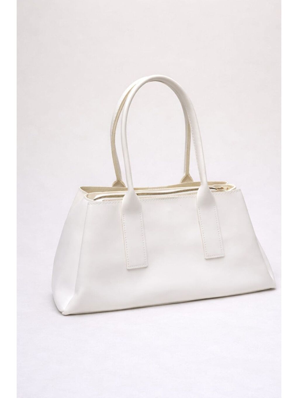 Beyaz Kadın Minimalist Baget Omuz Çantası - Modern Tasarım El ve Kol Çantası 12659