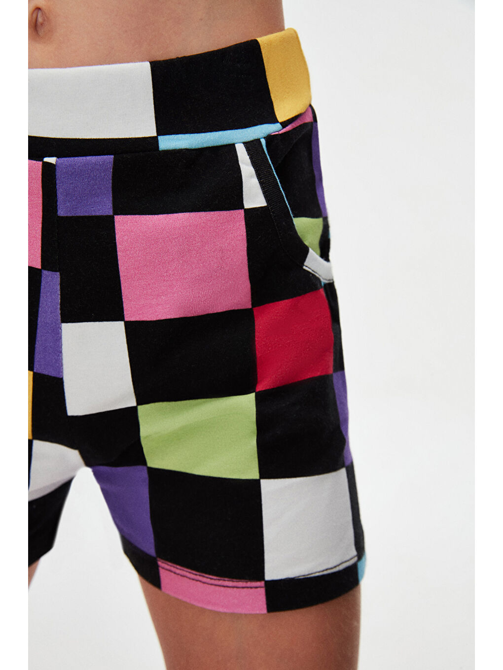 Karışık Op Art Checkers Kız Çocuk Cepli Desenli Şort-2