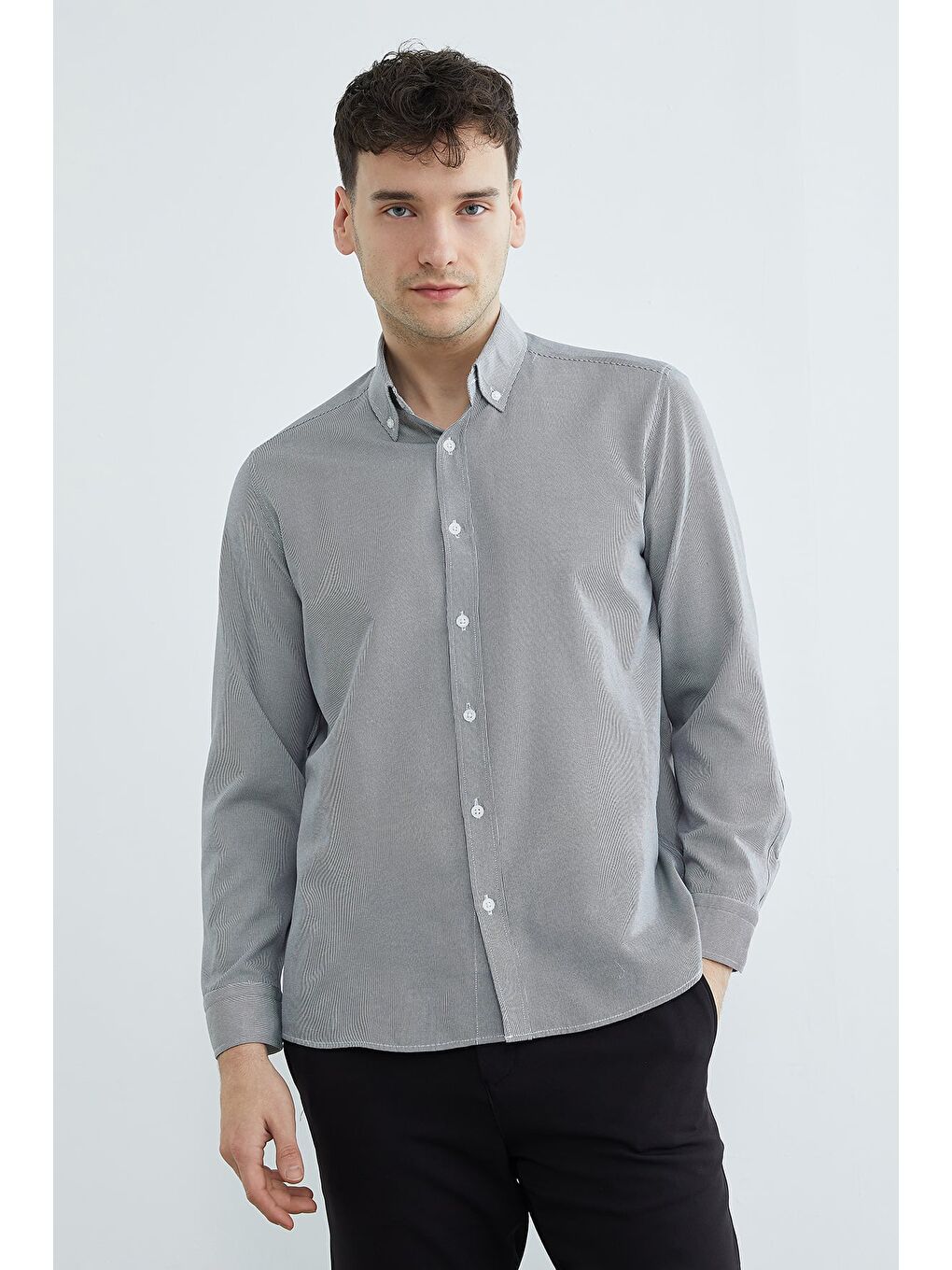 Siyah Çizgili Düğmeli Uzun Kol Gömlek