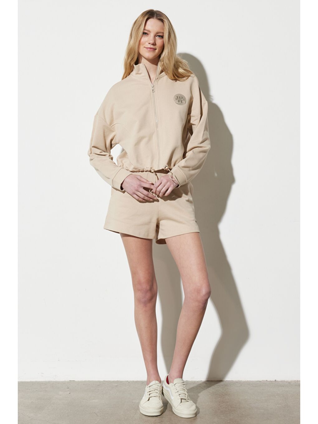 Regular Fit Normal Kesim Lastikli Bel Bej Sweat Şort-1