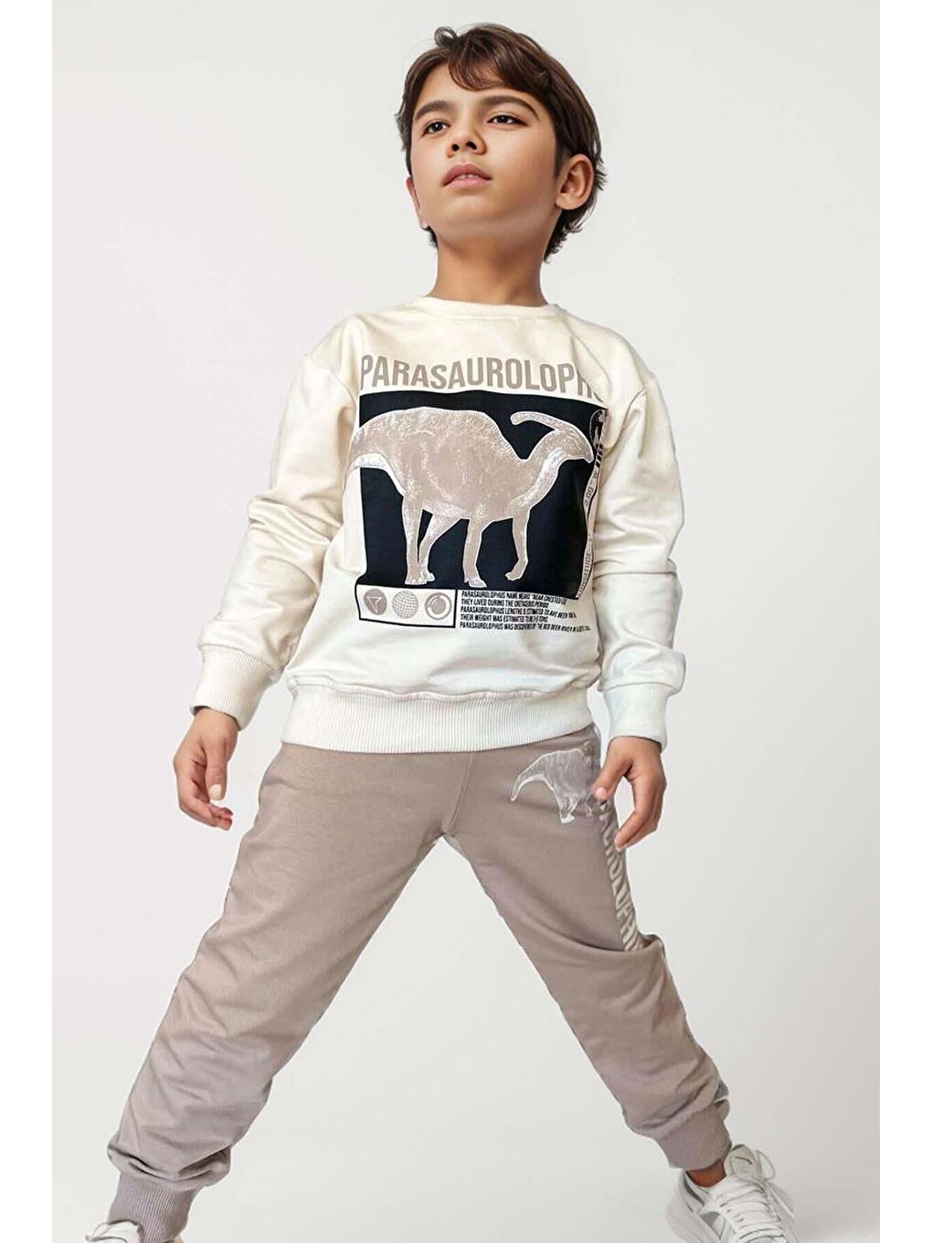 Erkek Çocuk Göğsünde Parasaurolophus Digital ve Yazı Baskılı Bej Eşofman Takım-1