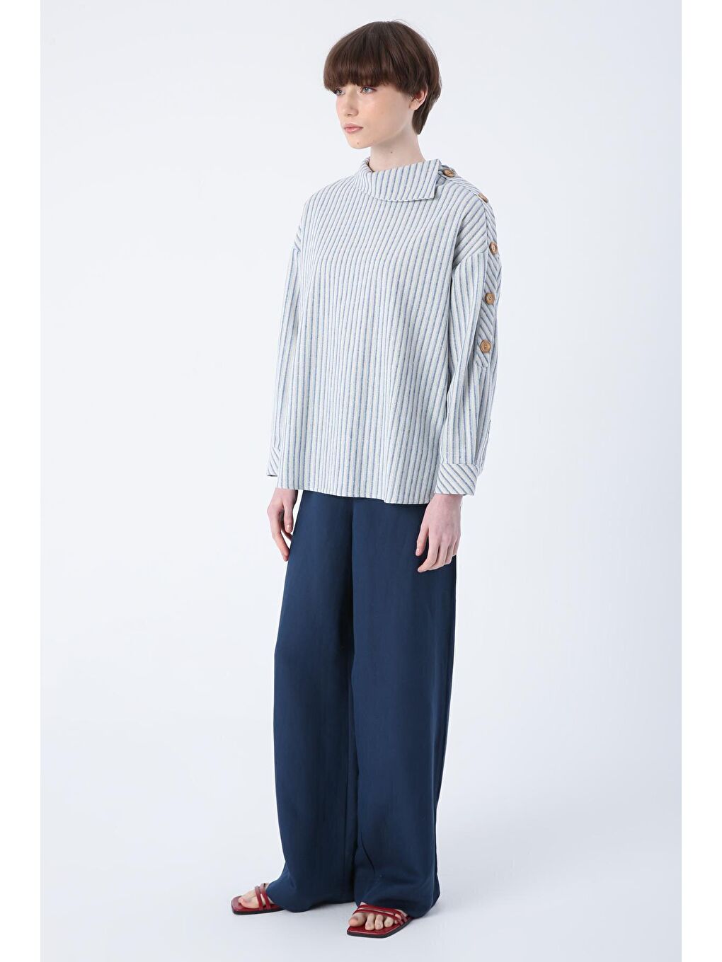 Mavi Pamuklu Omuzdan Düğmeli Çizgili Bluz-2