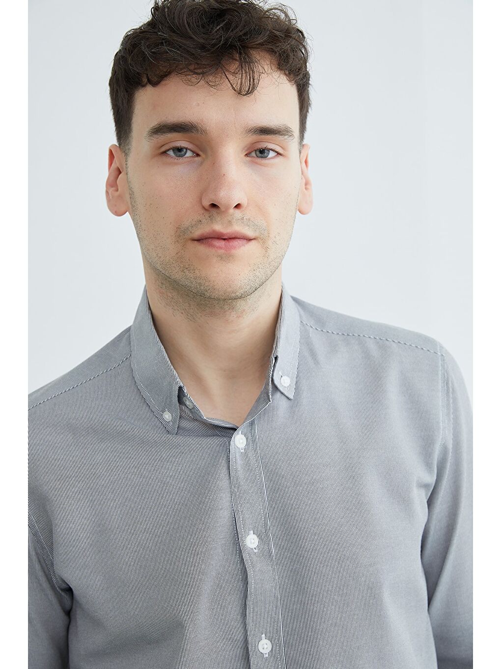 Siyah Çizgili Düğmeli Uzun Kol Gömlek-3