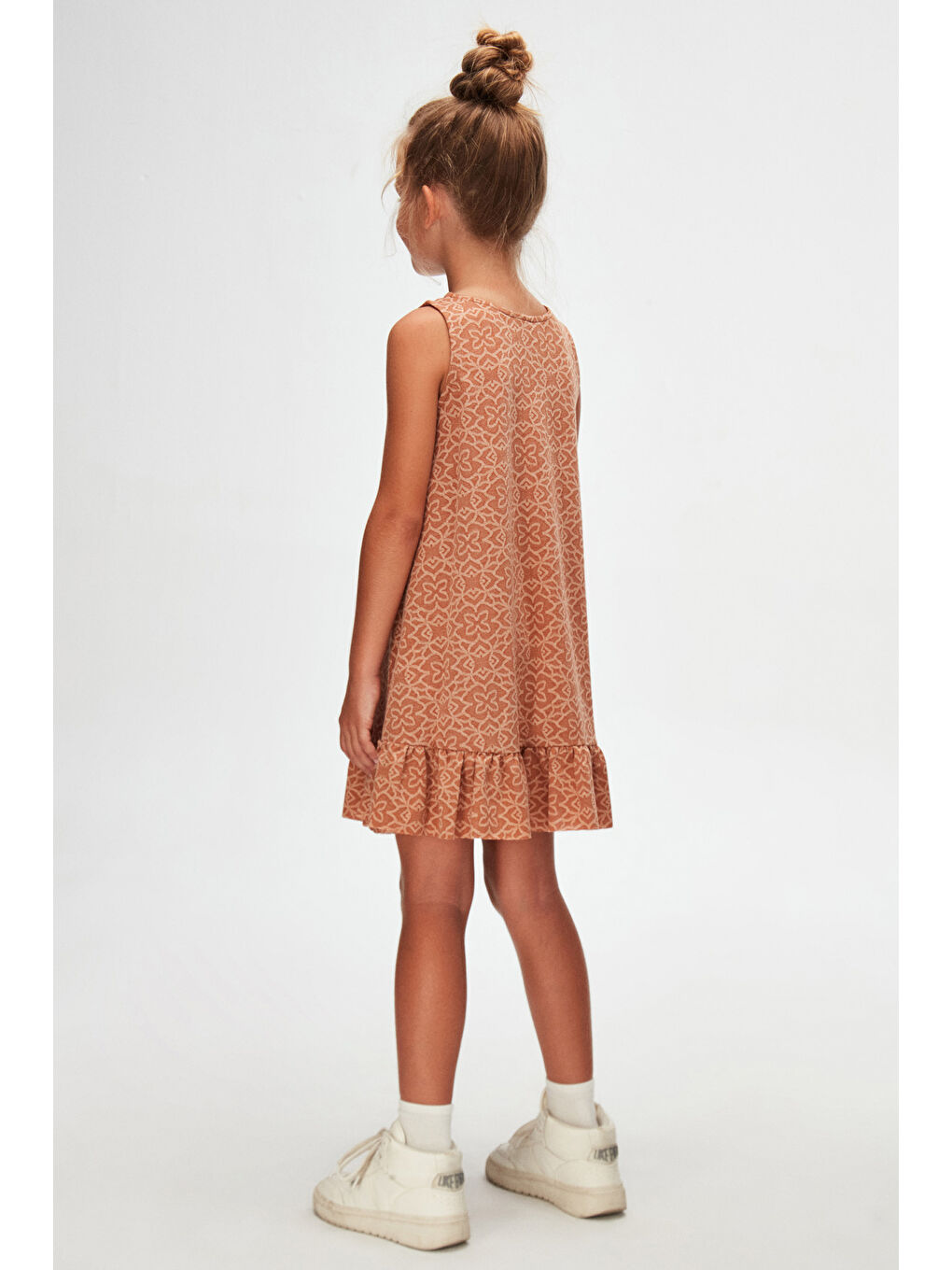 Kahverengi Yonca Desen Kız Çocuk Fırfırlı Çan Etekli Elbise-4