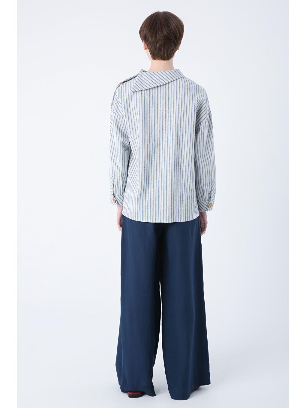 Mavi Pamuklu Omuzdan Düğmeli Çizgili Bluz-3