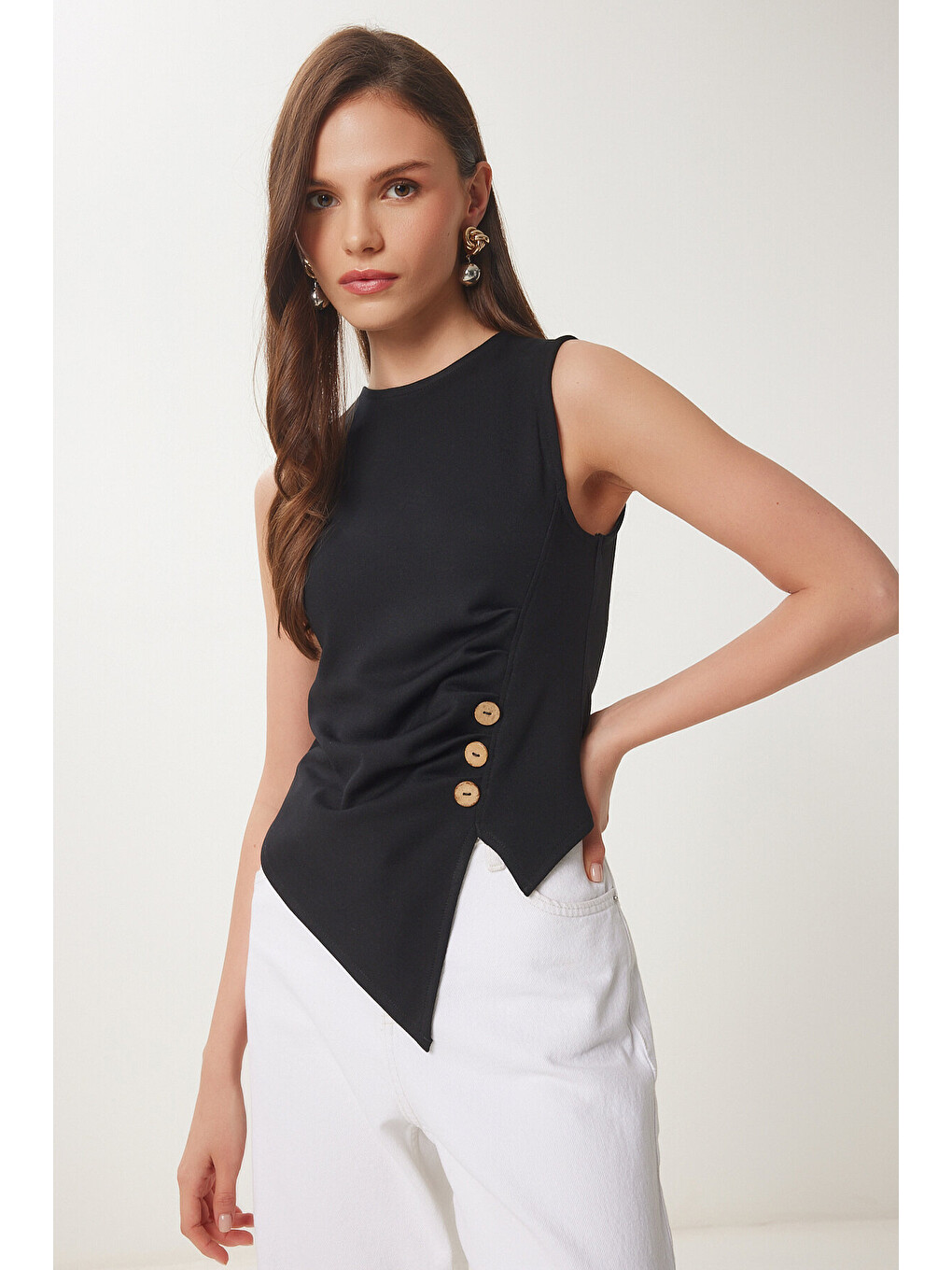 Siyah Düğmeli Büzgülü Asimetrik Kesim Örme Bluz SİYAH LFW0006-1