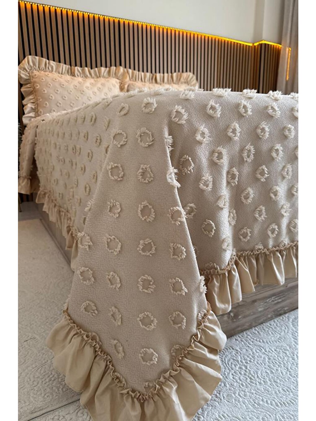 Ruffle Konik 3 Parça Çift Kişilik Pike Takımı Bej-3