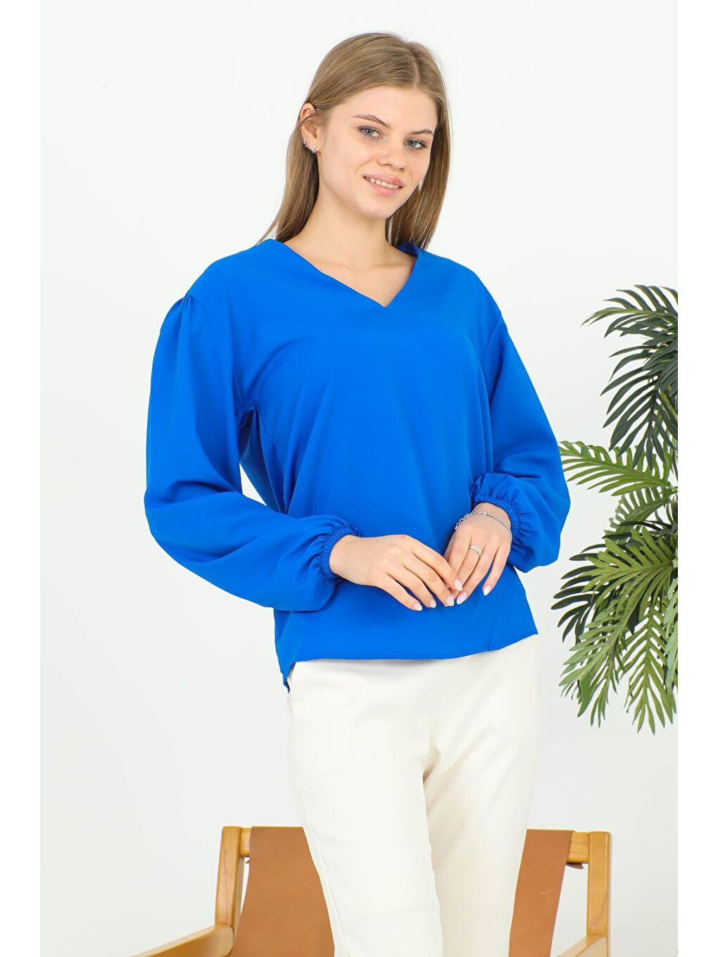 Mavi Kadın V Yaka Bluz 1979