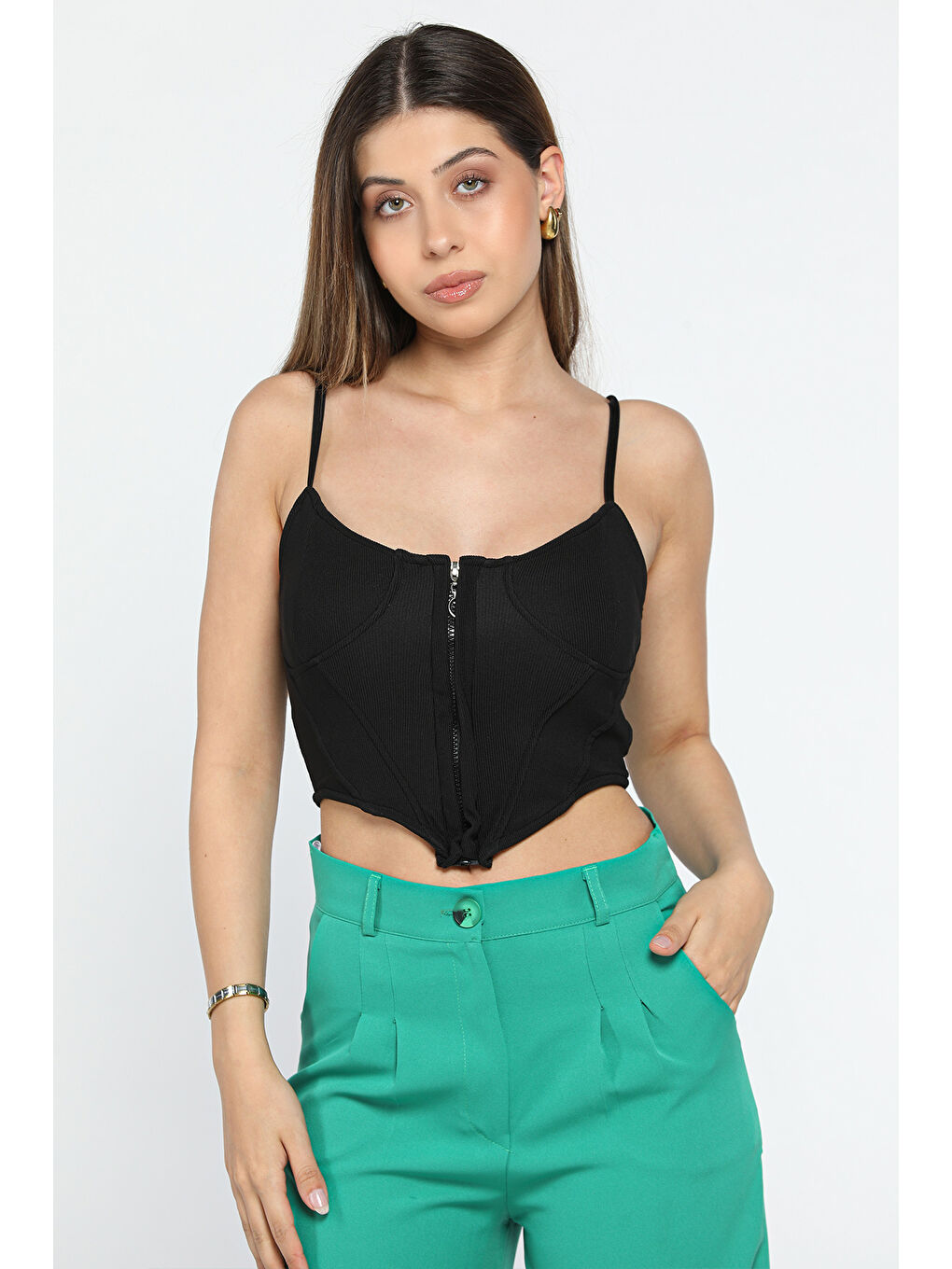 GÜLSELİ Siyah Ayarlanabilir Askılı Ön Fermuarlı Kadın Elastanlı Crop Top Bluz - 1